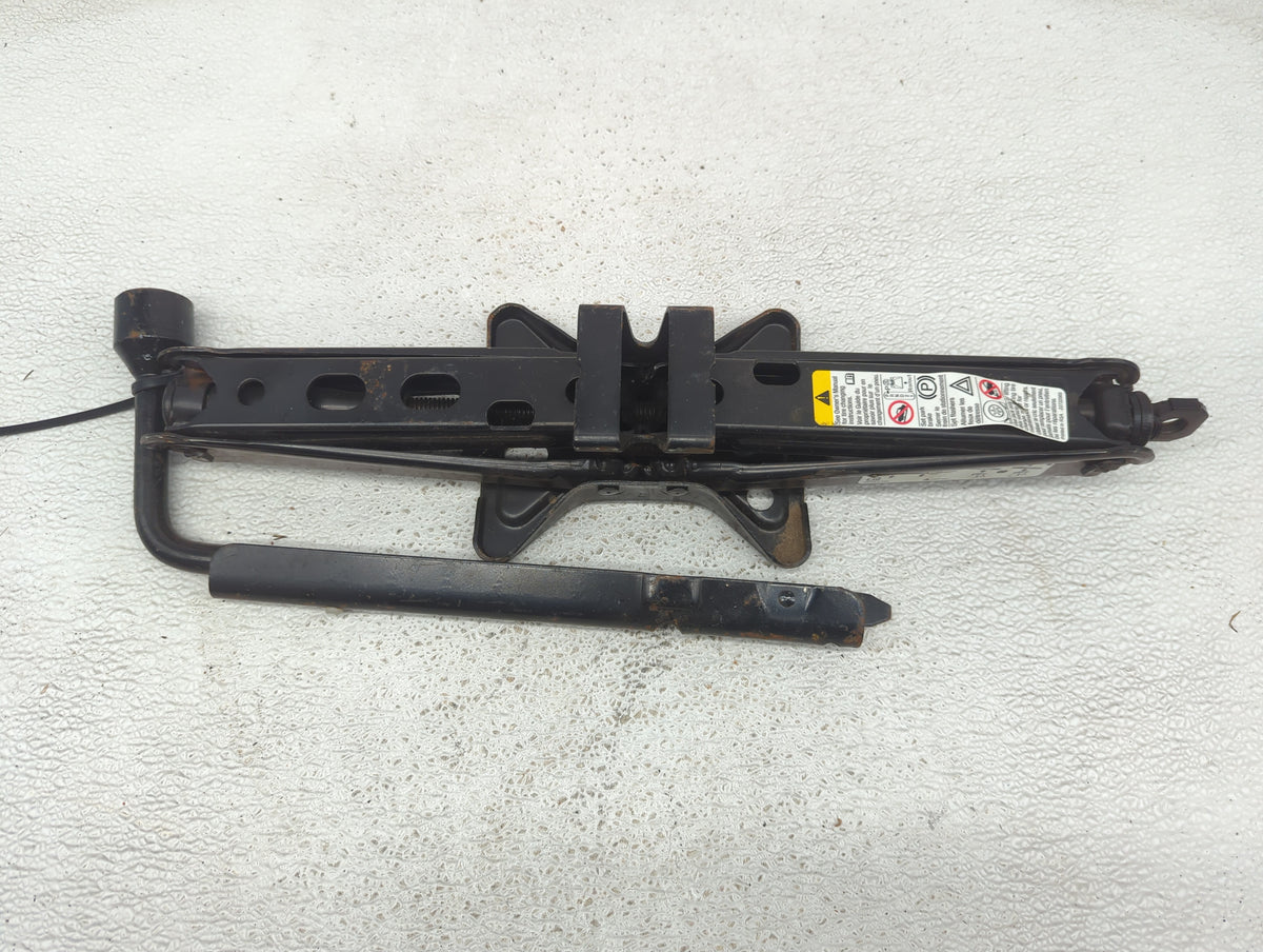 Chevrolet Equinox Spare Scissor Car Jack 1072429 - Oemusedautoparts1.com