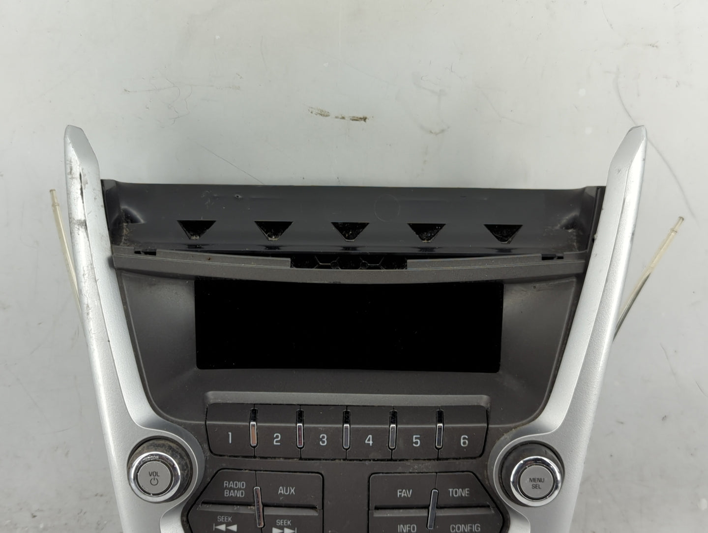 2010-2011 Chevrolet Equinox Radio AM FM Cd Player Receiver Replacement P/N:95952766G Fits Fits 2010 2011 OEM Used Auto Parts