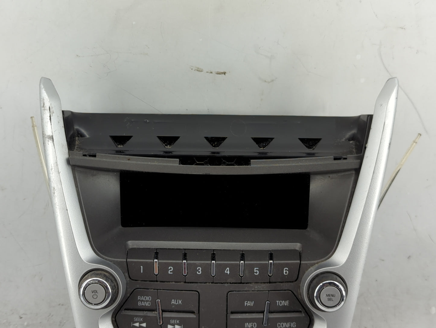 2010-2011 Chevrolet Equinox Radio AM FM Cd Player Receiver Replacement P/N:95952766G Fits Fits 2010 2011 OEM Used Auto Parts