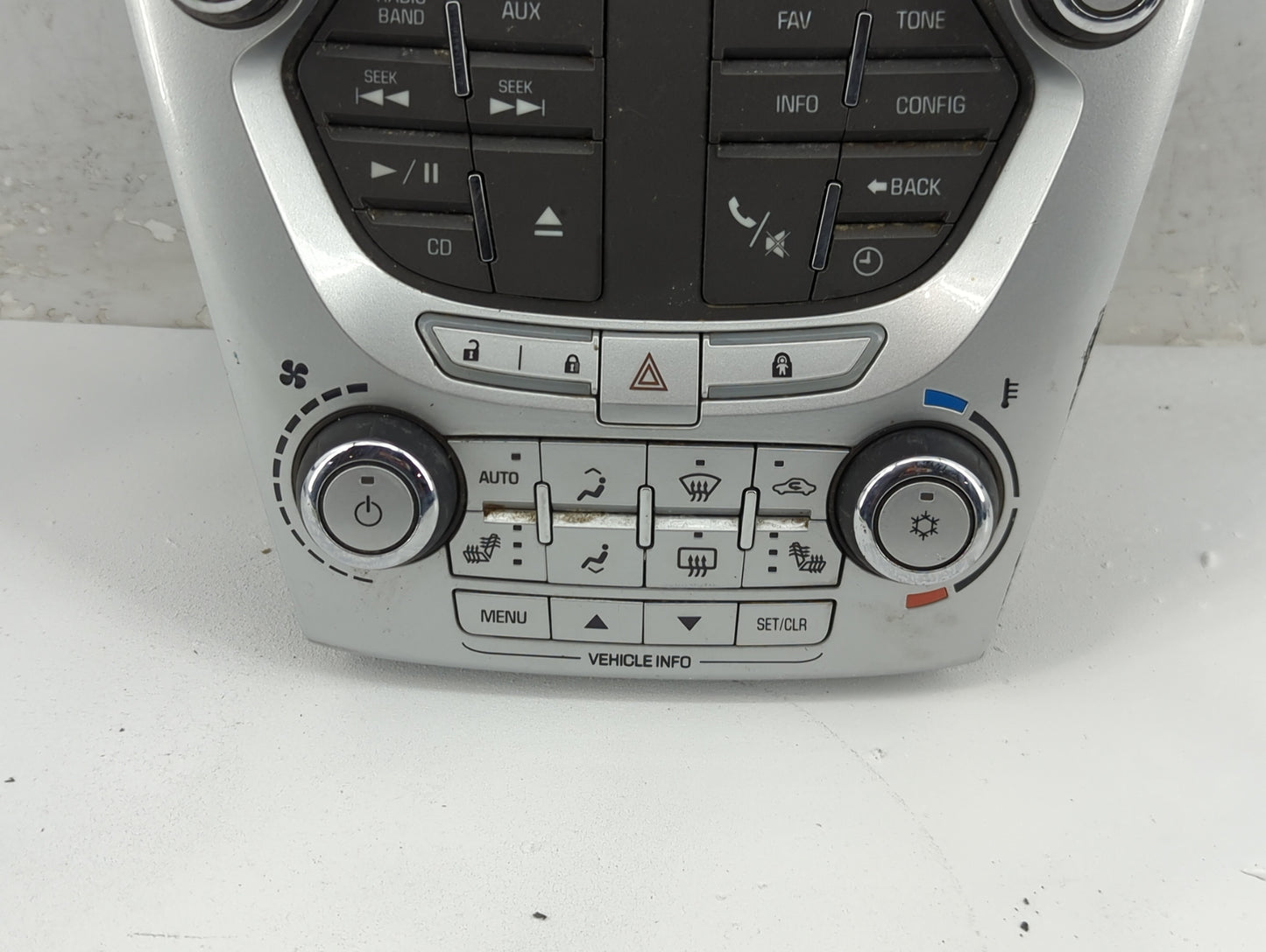 2010-2011 Chevrolet Equinox Radio AM FM Cd Player Receiver Replacement P/N:95952766G Fits Fits 2010 2011 OEM Used Auto Parts