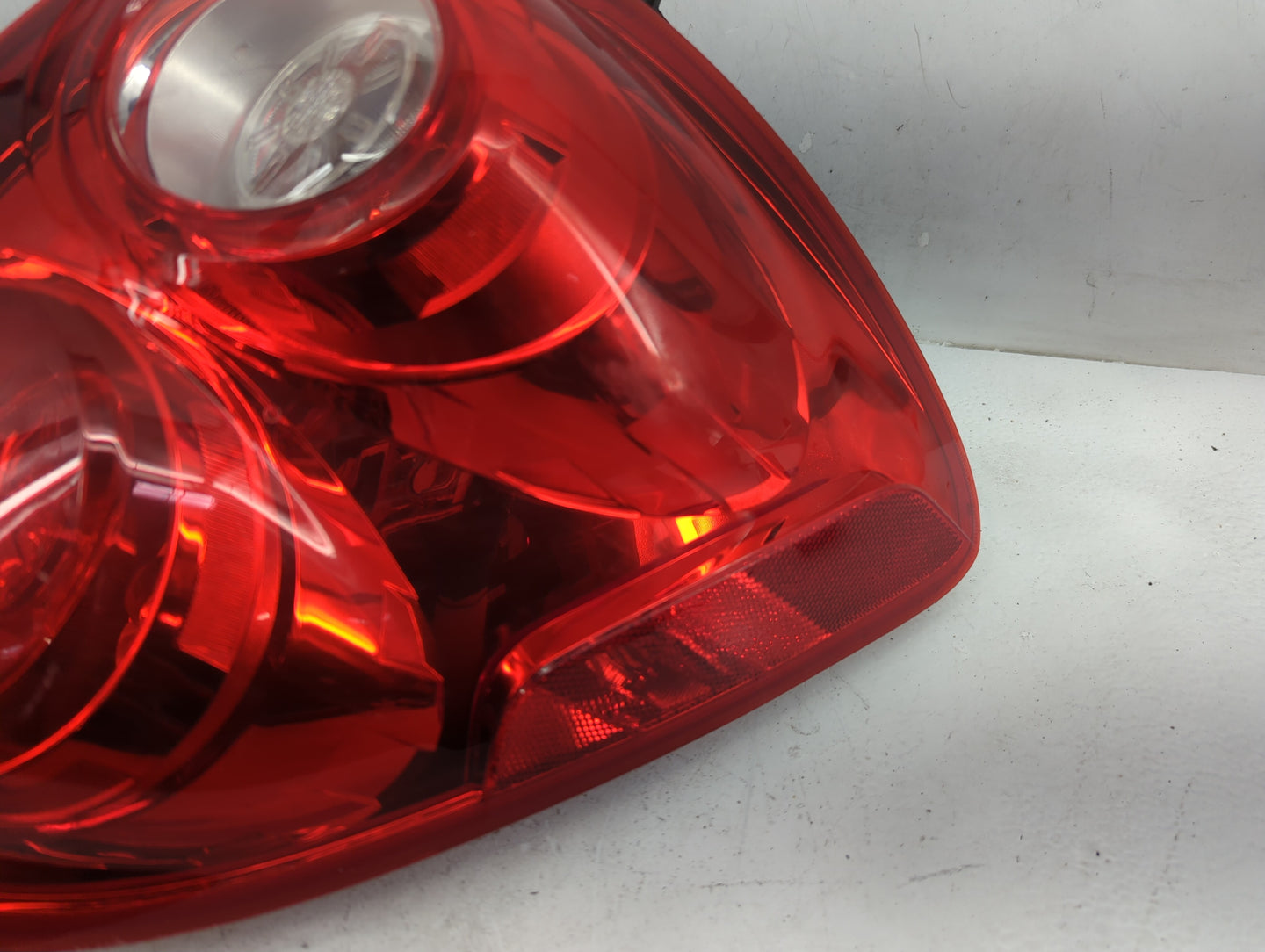 2010-2015 Chevrolet Equinox Tail Light Assembly Passenger Right OEM Fits Fits 2010 2011 2012 2013 2014 2015 OEM Used Auto Pa