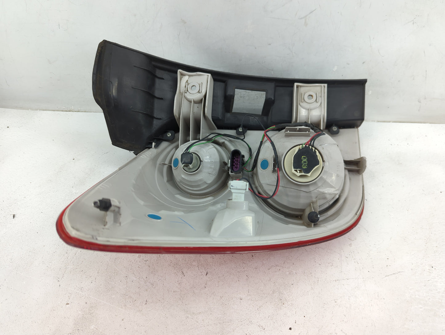 2010-2015 Chevrolet Equinox Tail Light Assembly Passenger Right OEM Fits Fits 2010 2011 2012 2013 2014 2015 OEM Used Auto Pa