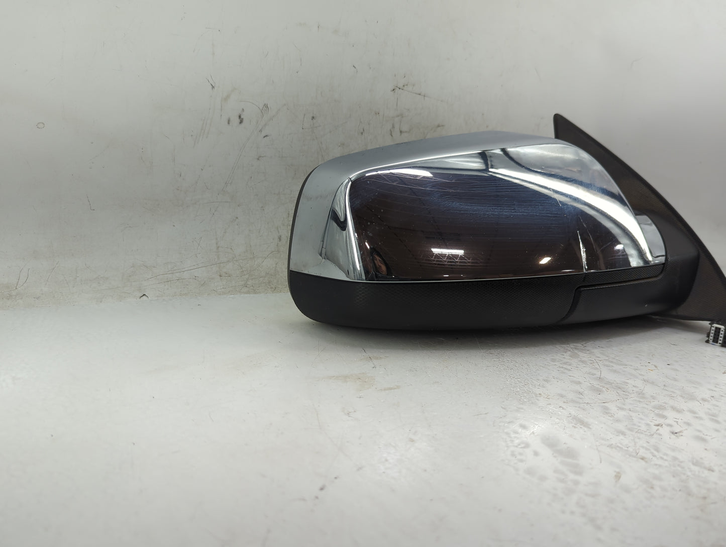 2010-2011 Chevrolet Equinox Passenger Side View Mirror - Right Door Mirror OEM Used - Oemusedautoparts1.com