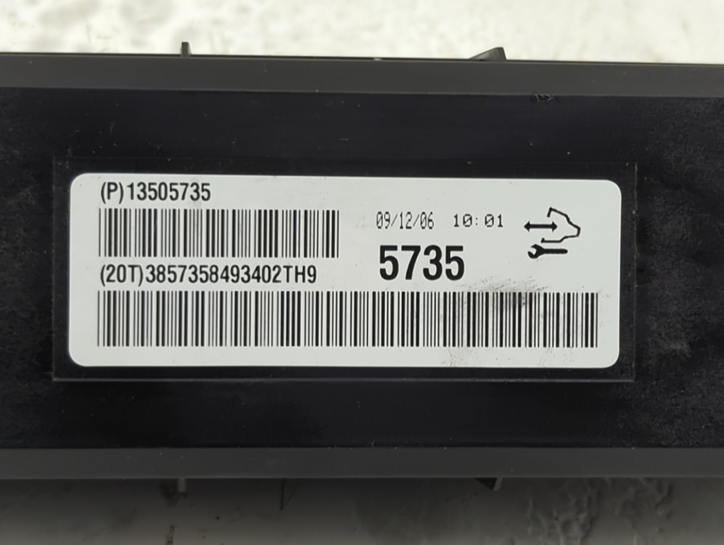 2010-2010 Chevrolet Equinox Body Control Module Bcm Inner Cabin Fuse Box - Oemusedautoparts1.com