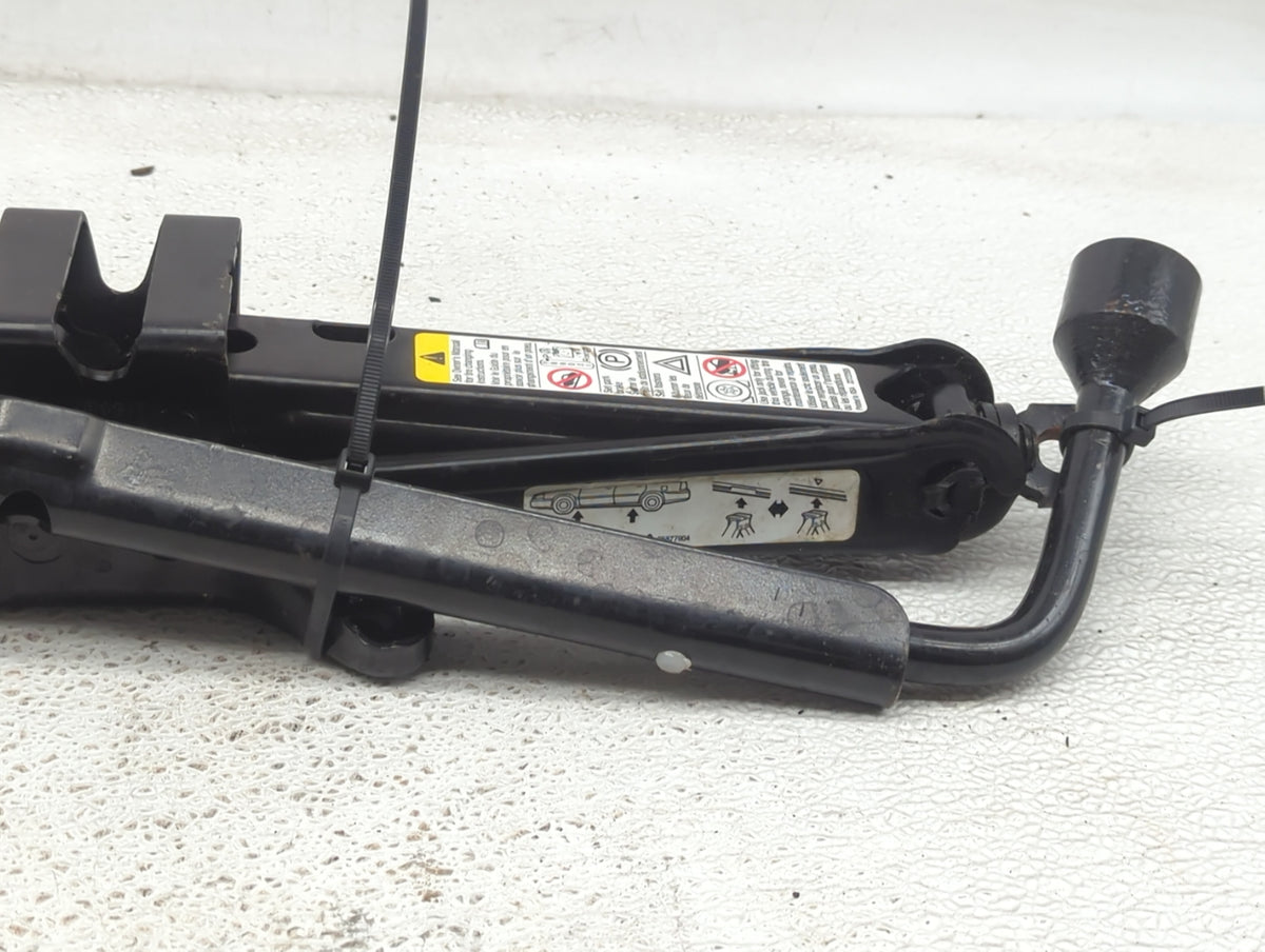 Chevrolet Equinox Spare Scissor Car Jack 1074142 - Oemusedautoparts1.com