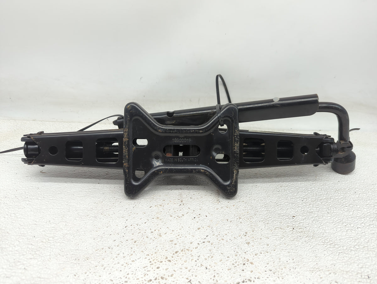 Chevrolet Equinox Spare Scissor Car Jack 1074142 - Oemusedautoparts1.com