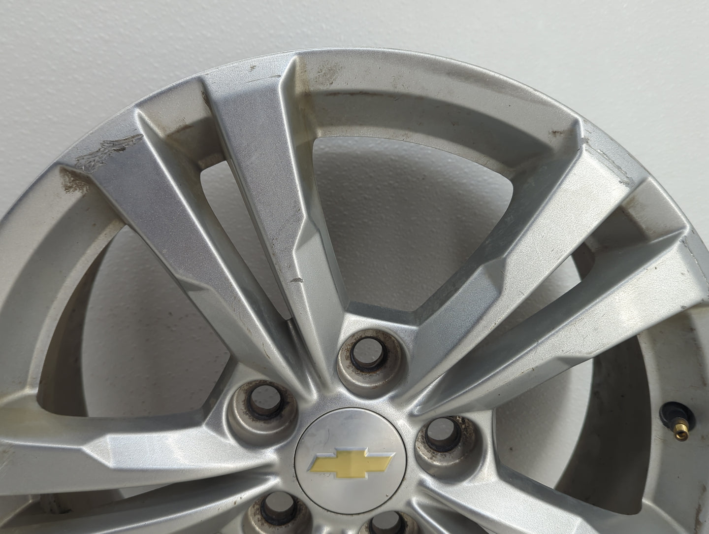 2010-2017 Chevrolet Equinox Oem Wheel Rim 1074189 - Oemusedautoparts1.com