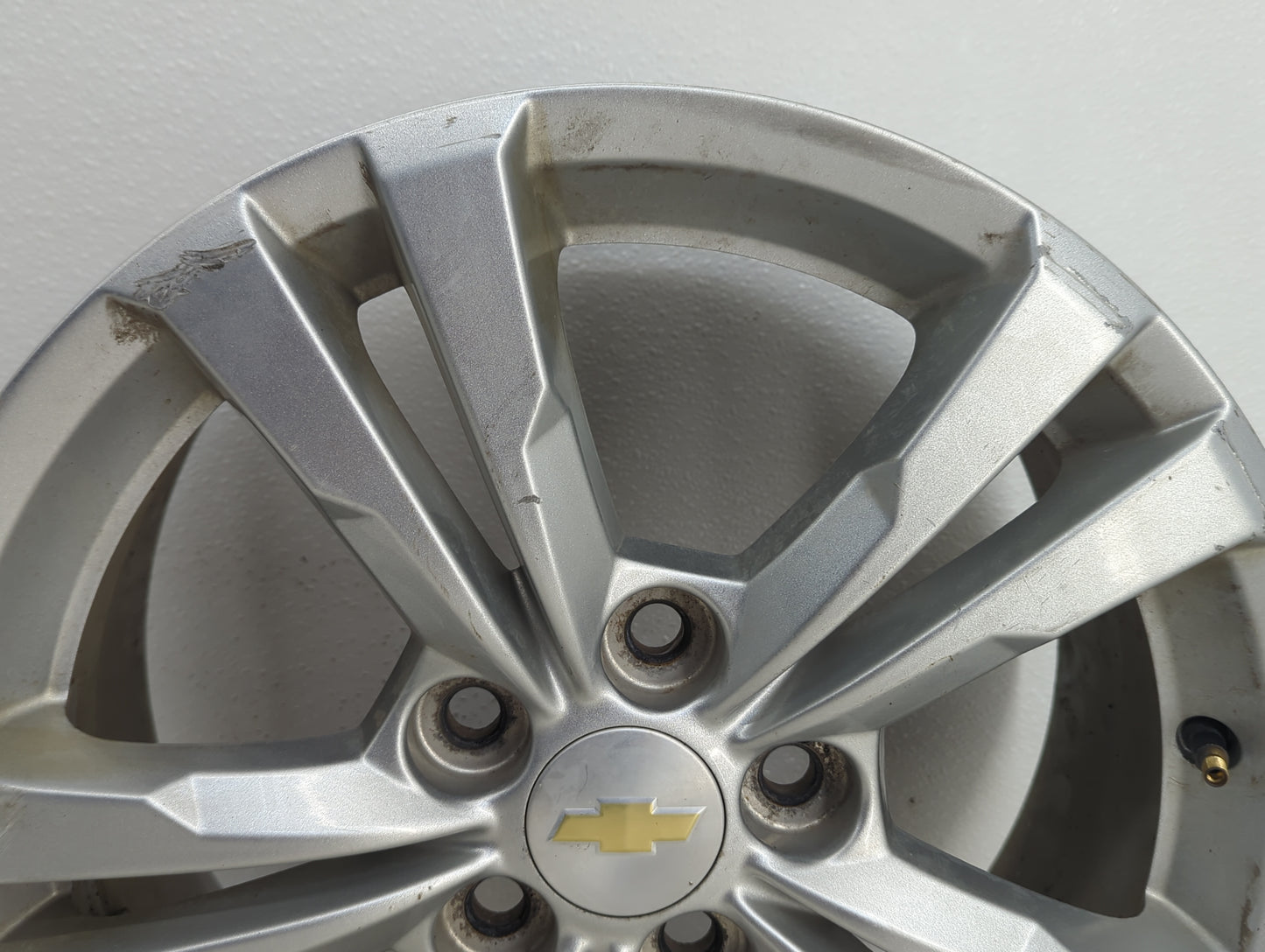2010-2017 Chevrolet Equinox Oem Wheel Rim 1074189 - Oemusedautoparts1.com