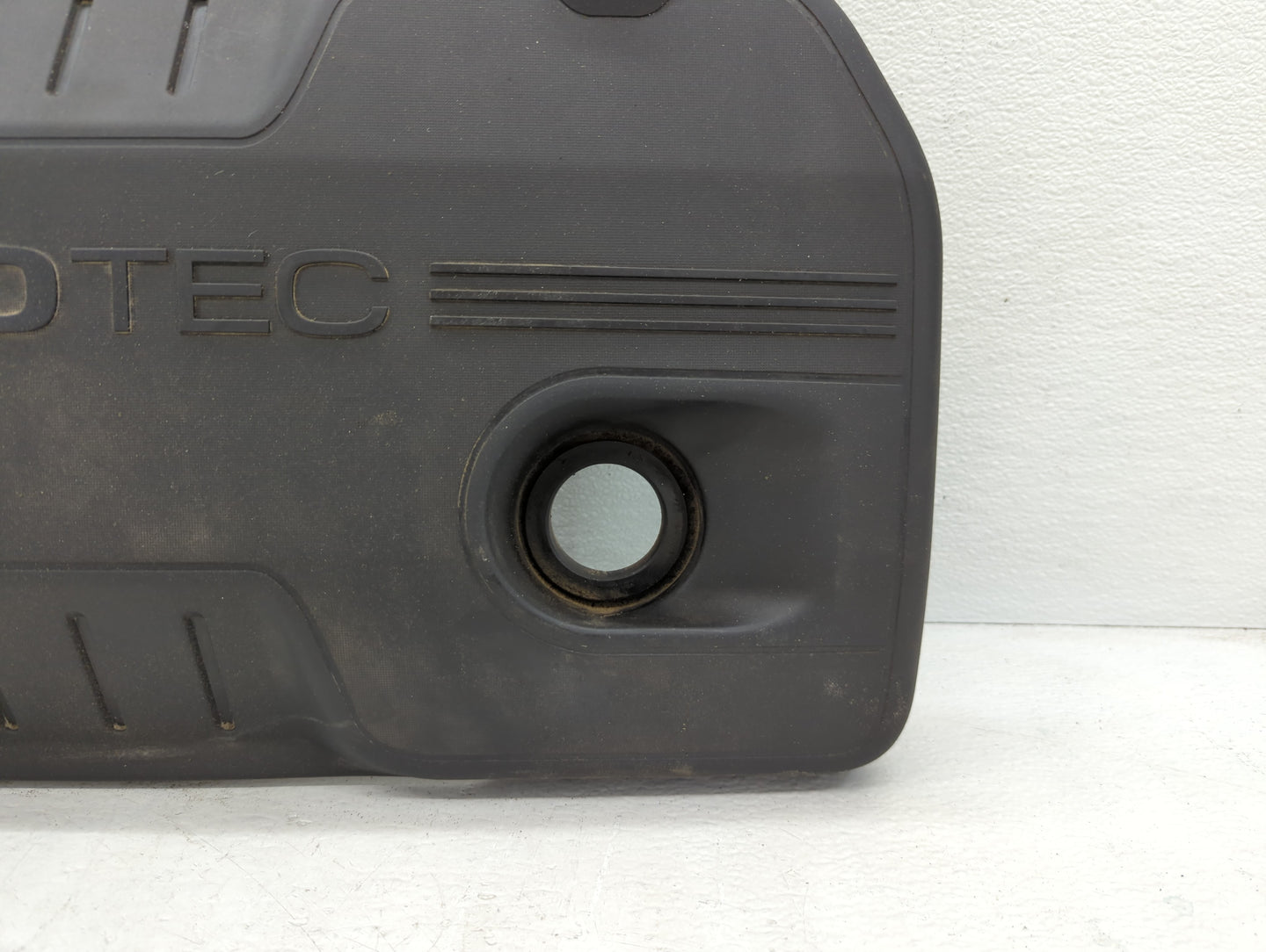 2010 Chevrolet Equinox Engine Cover - Oemusedautoparts1.com