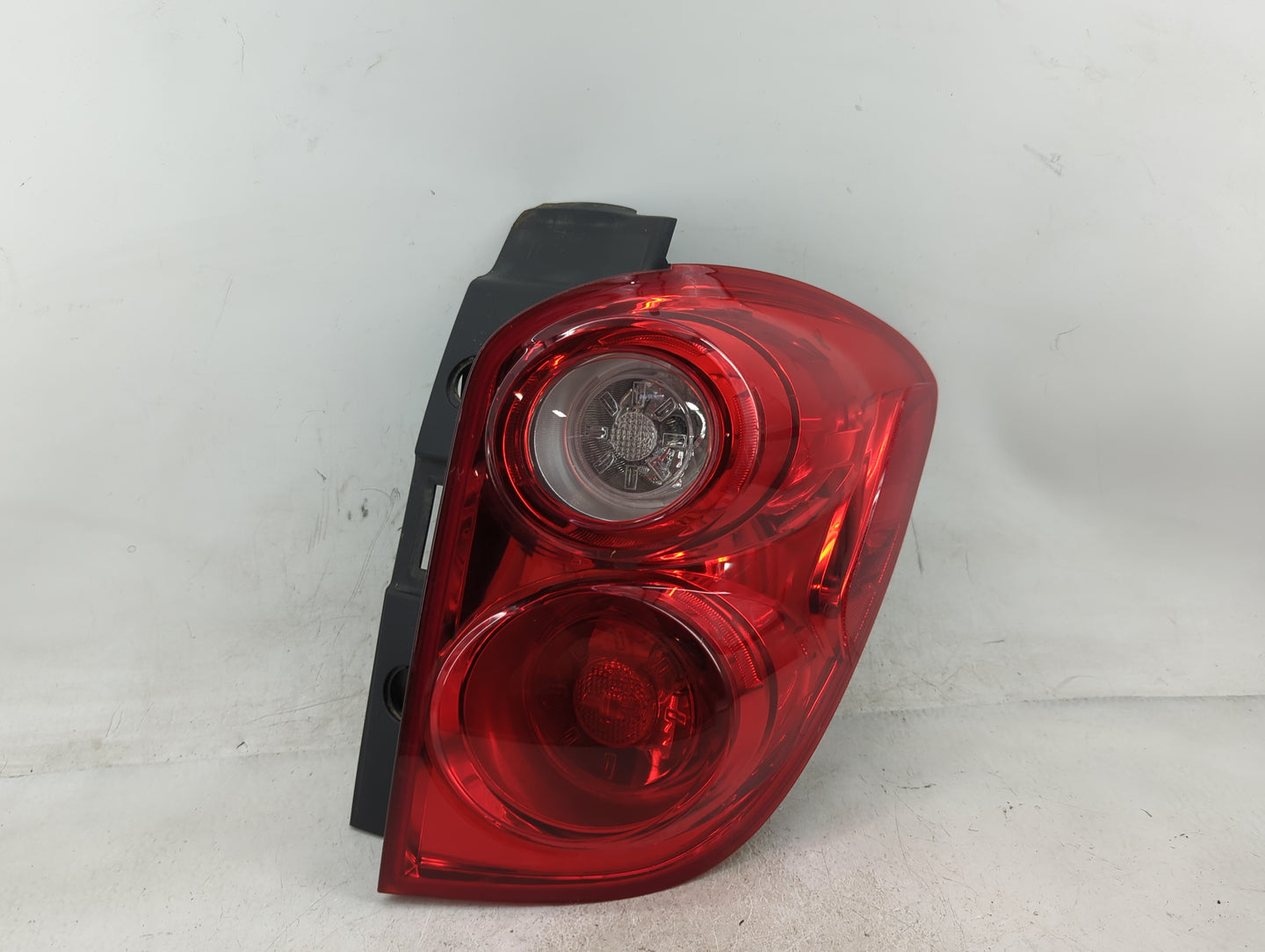 2010-2015 Chevrolet Equinox Tail Light Assembly Passenger Right OEM Fits Fits 2010 2011 2012 2013 2014 2015 OEM Used Auto Pa