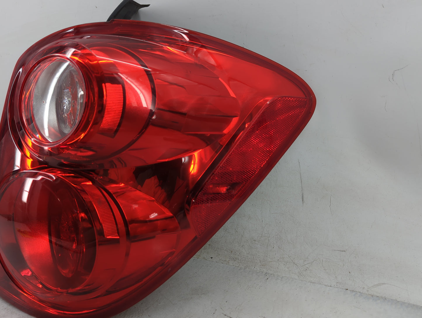 2010-2015 Chevrolet Equinox Tail Light Assembly Passenger Right OEM Fits Fits 2010 2011 2012 2013 2014 2015 OEM Used Auto Pa
