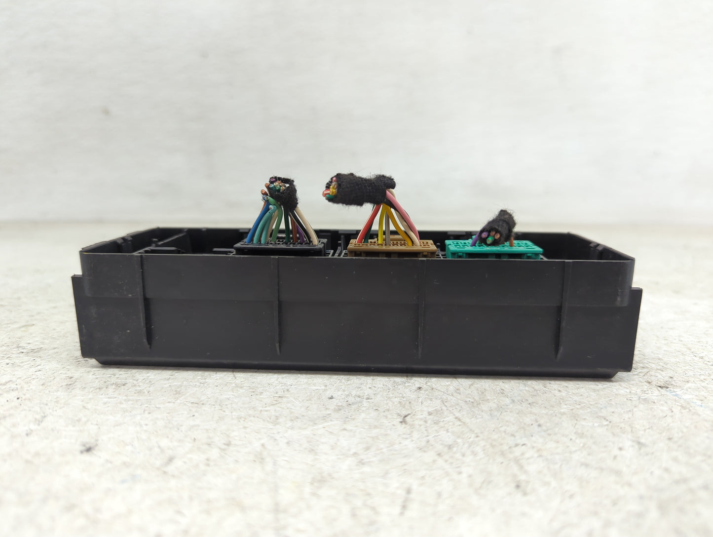 2010-2014 Chevrolet Equinox Body Control Module Bcm Inner Cabin Fuse Box - Oemusedautoparts1.com