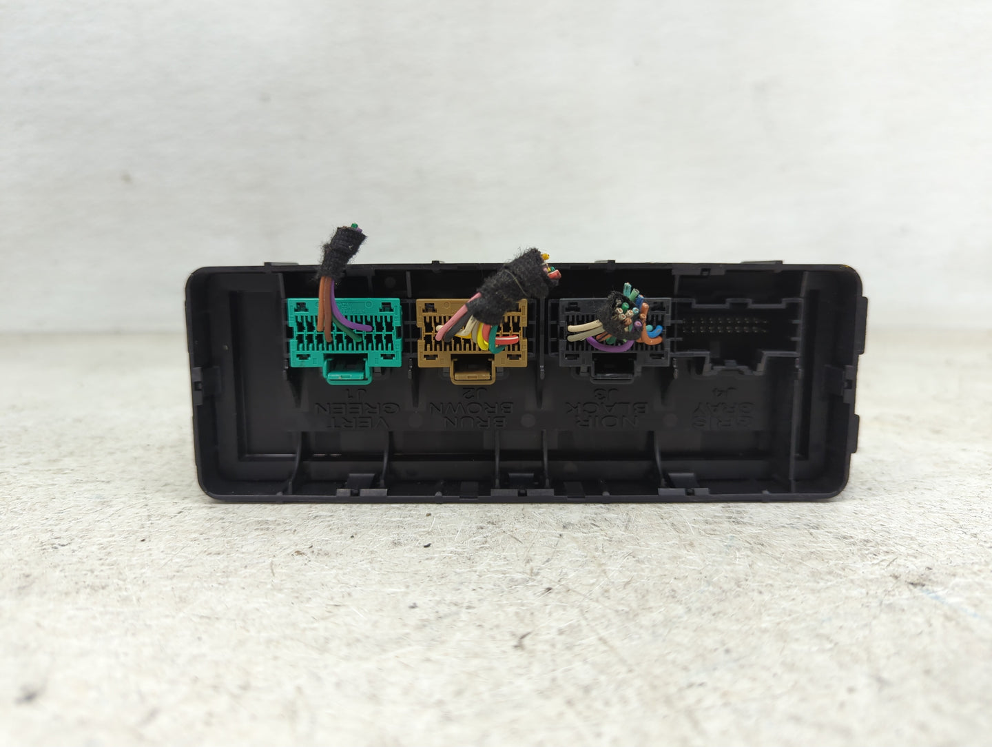 2010-2014 Chevrolet Equinox Body Control Module Bcm Inner Cabin Fuse Box - Oemusedautoparts1.com