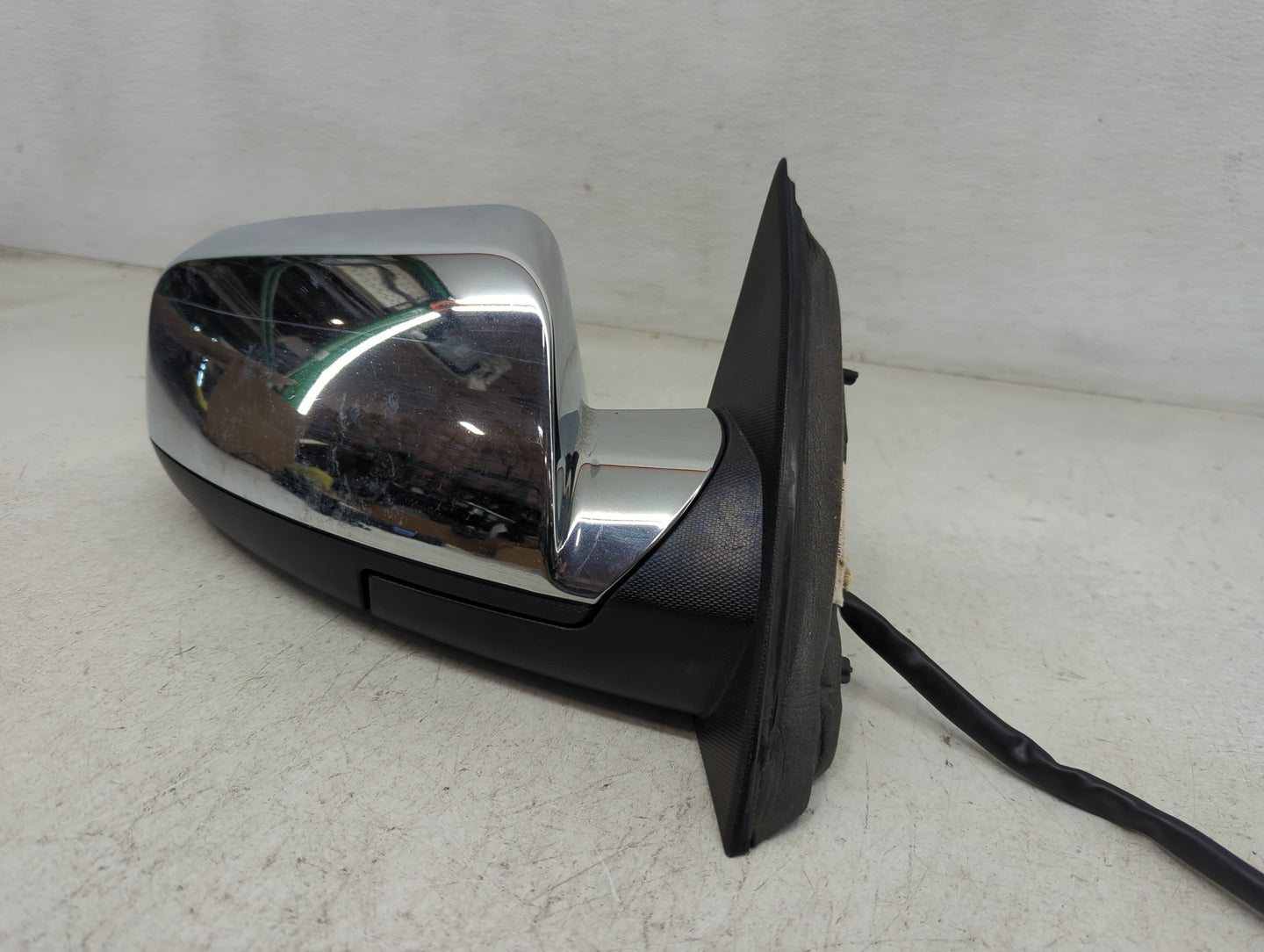2010-2011 Chevrolet Equinox Passenger Side View Mirror - Right Door Mirror OEM Used - Oemusedautoparts1.com