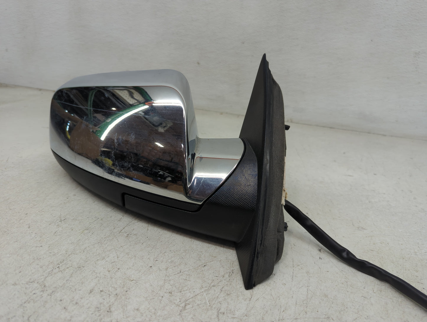 2010-2011 Chevrolet Equinox Passenger Side View Mirror - Right Door Mirror OEM Used - Oemusedautoparts1.com