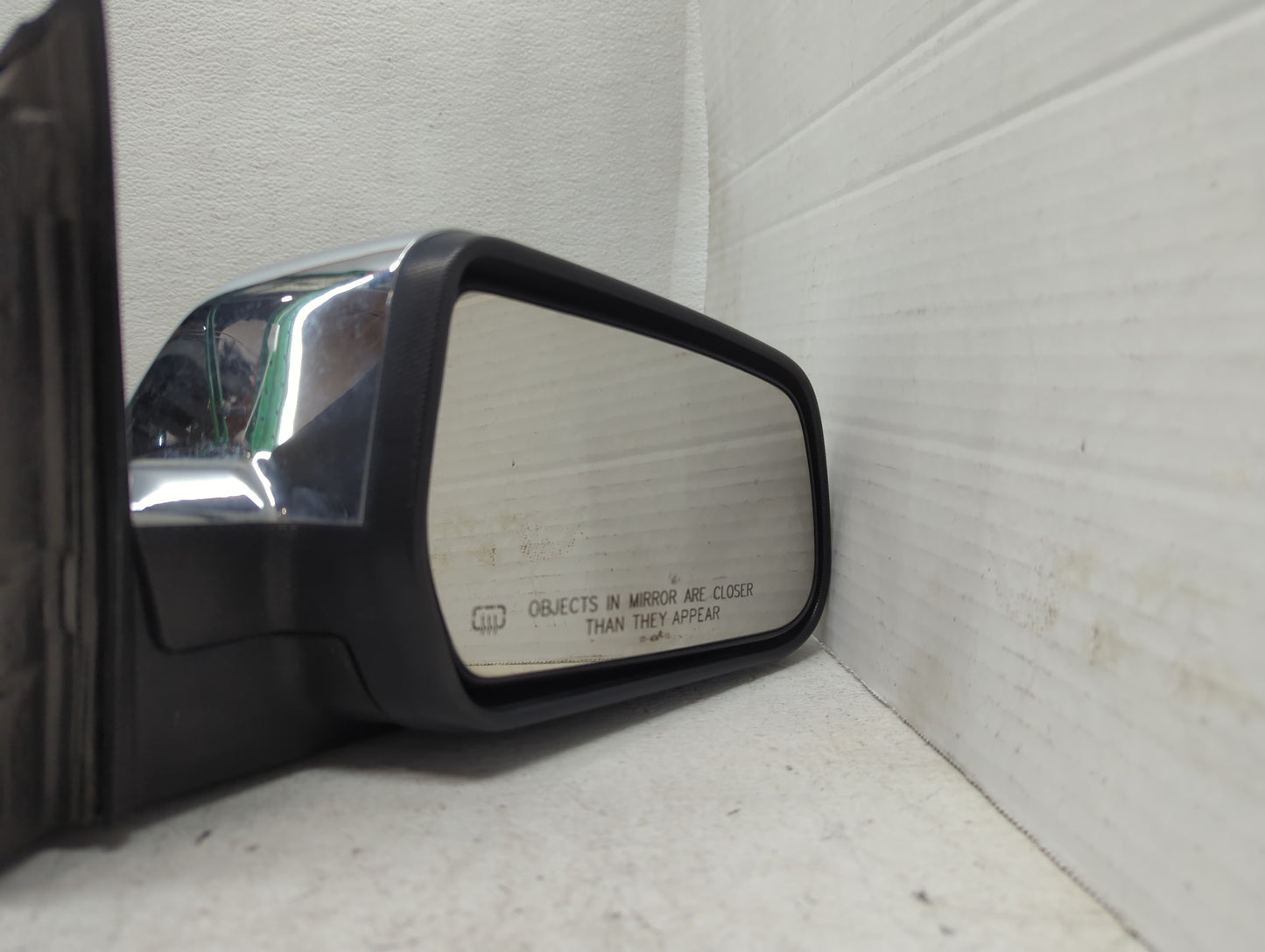2010-2011 Chevrolet Equinox Passenger Side View Mirror - Right Door Mirror OEM Used - Oemusedautoparts1.com