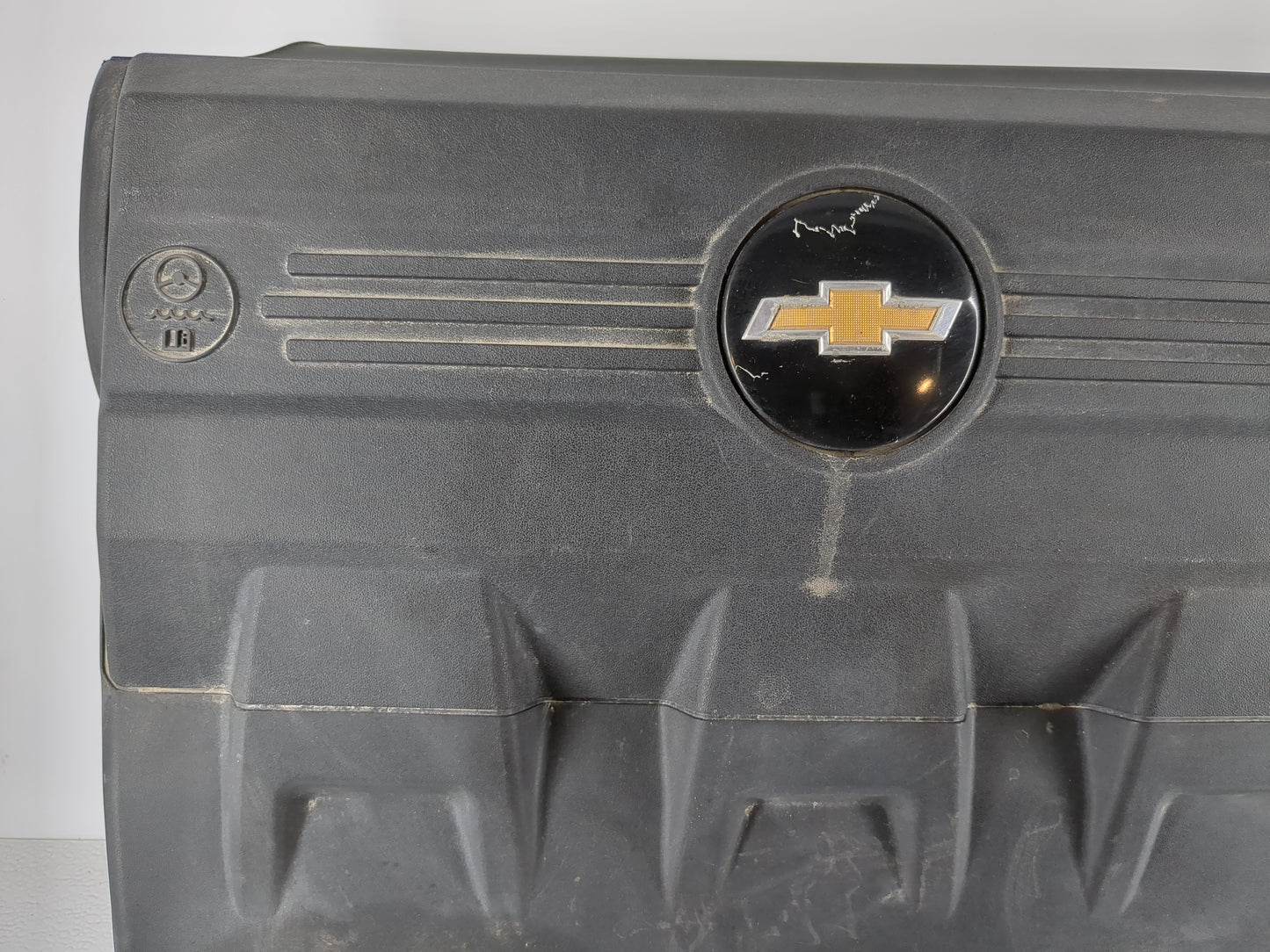 2010 Chevrolet Equinox Engine Cover - Oemusedautoparts1.com
