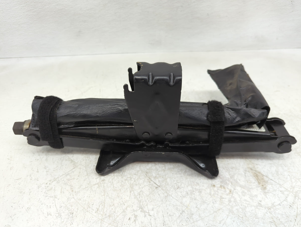 2010 Chevrolet Equinox Spare Scissor Car Jack 1136343 - Oemusedautoparts1.com