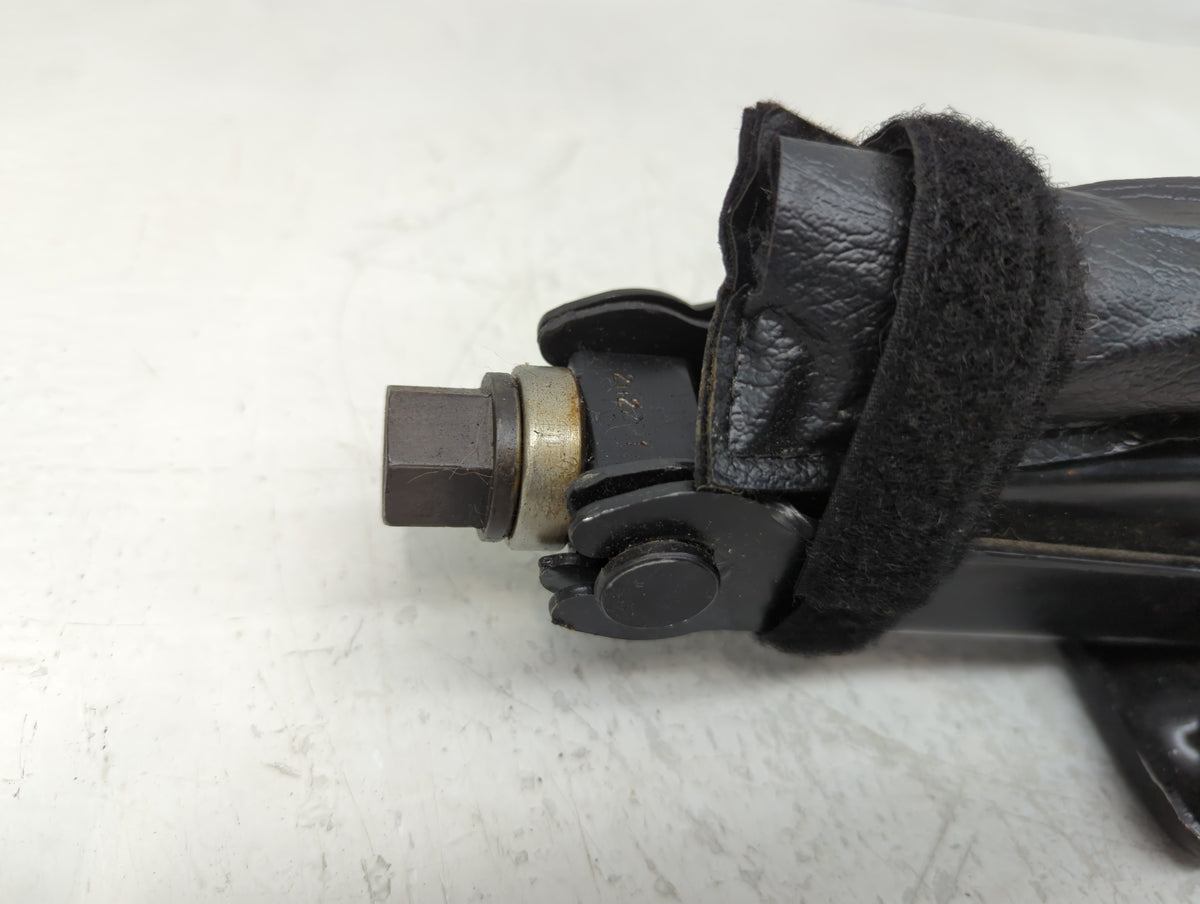 2010 Chevrolet Equinox Spare Scissor Car Jack 1136343 - Oemusedautoparts1.com