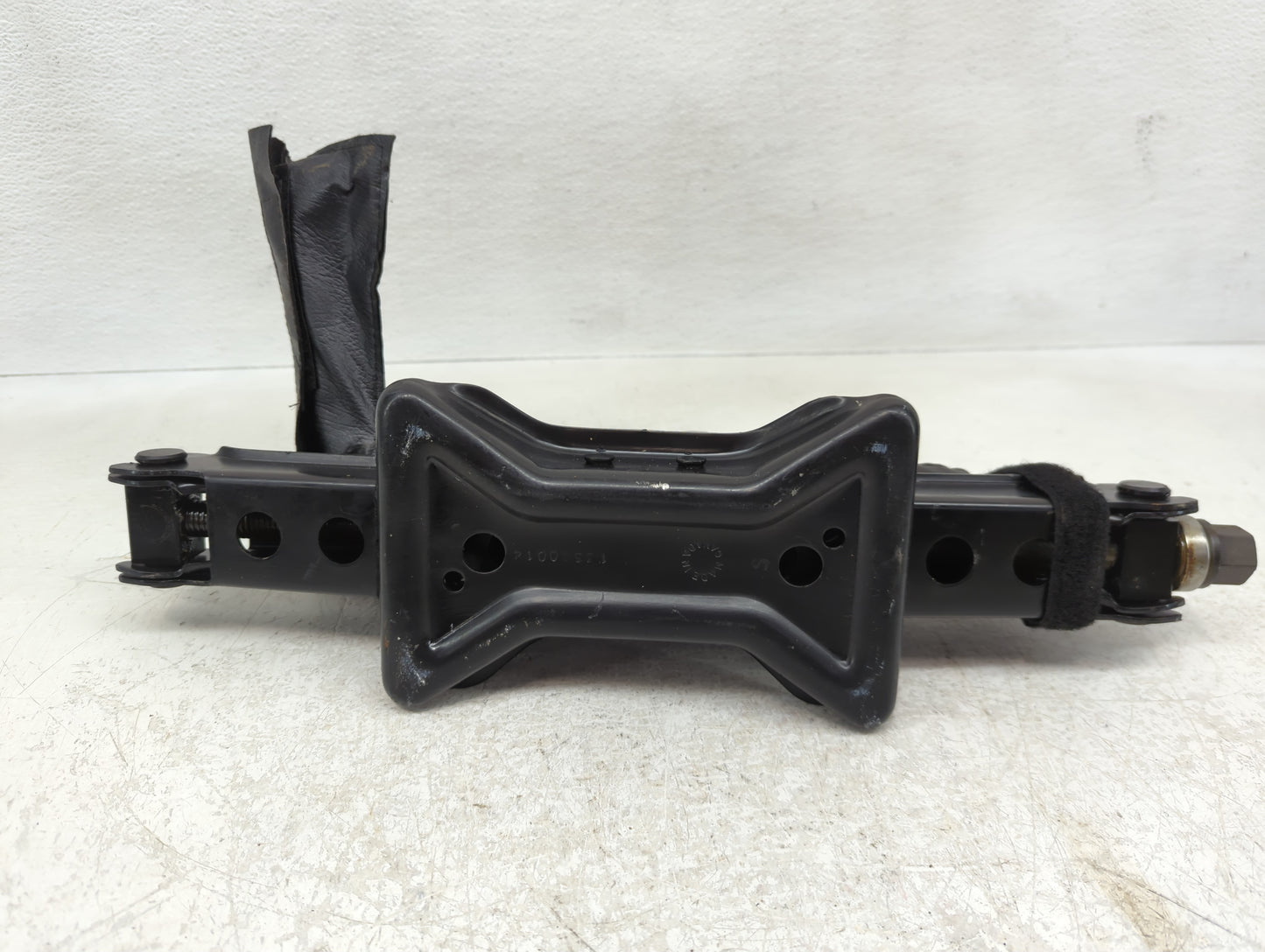 2010 Chevrolet Equinox Spare Scissor Car Jack - Oemusedautoparts1.com