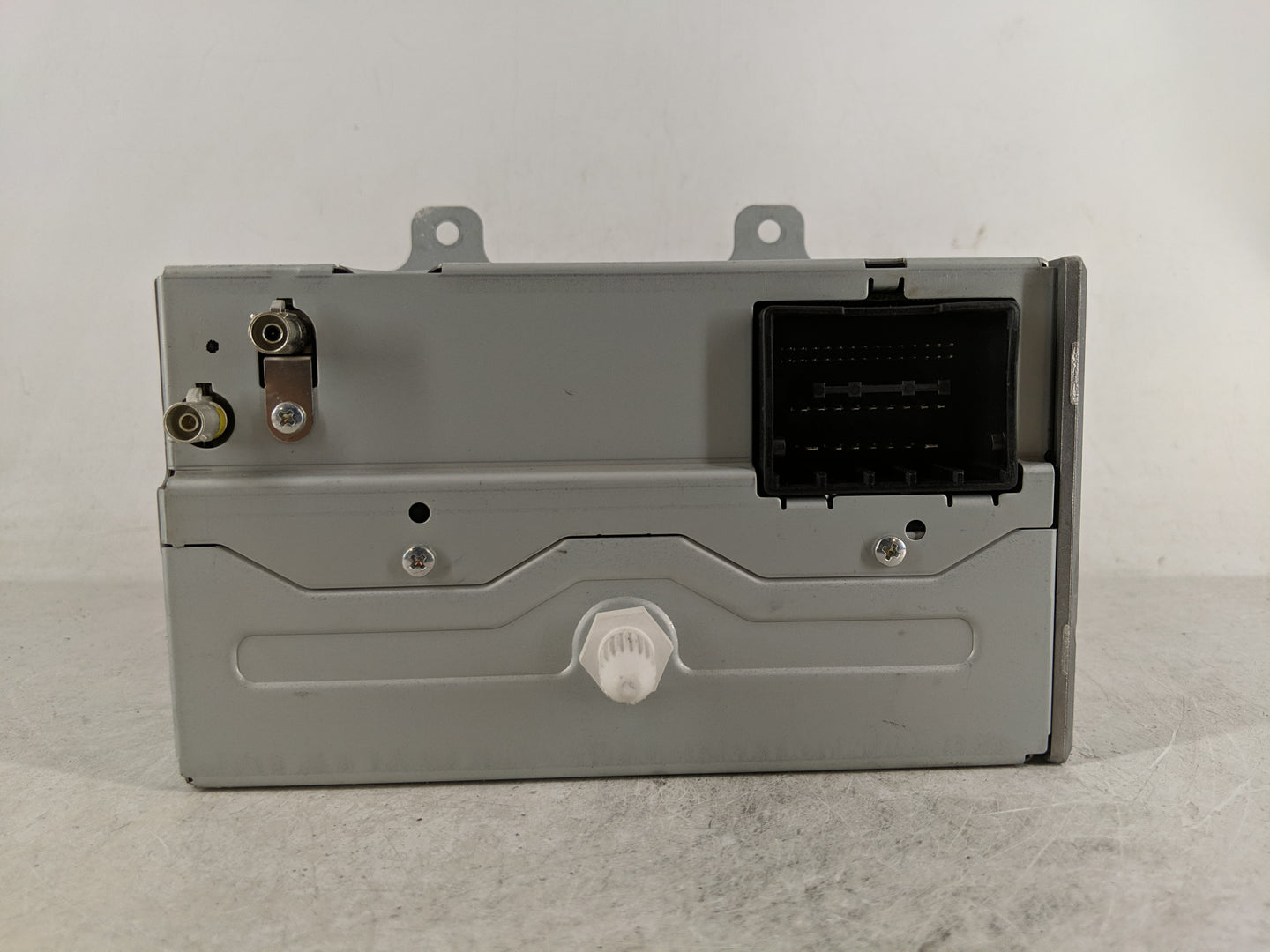 2010 Chevrolet Equinox Radio AM FM Cd Player Receiver Replacement Fits Fits 2011 OEM Used Auto Parts - Oemusedautoparts1.com