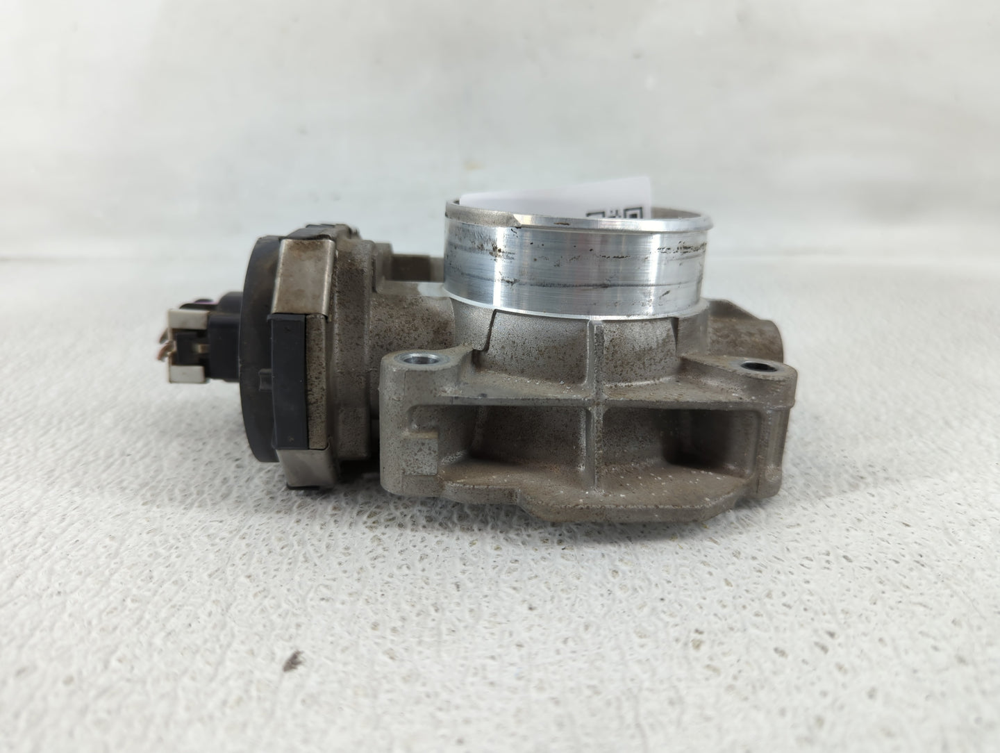 2010-2011 Chevrolet Equinox Throttle Body P/N:186AA 4922C Fits Fits 2007 2008 2009 2010 2011 2012 OEM Used Auto Parts - Oemu