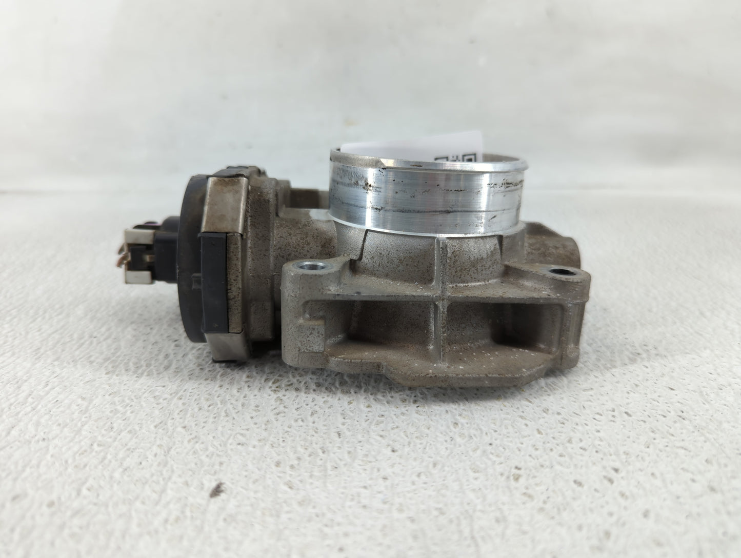 2010-2011 Chevrolet Equinox Throttle Body P/N:186AA 4922C Fits Fits 2007 2008 2009 2010 2011 2012 OEM Used Auto Parts - Oemu