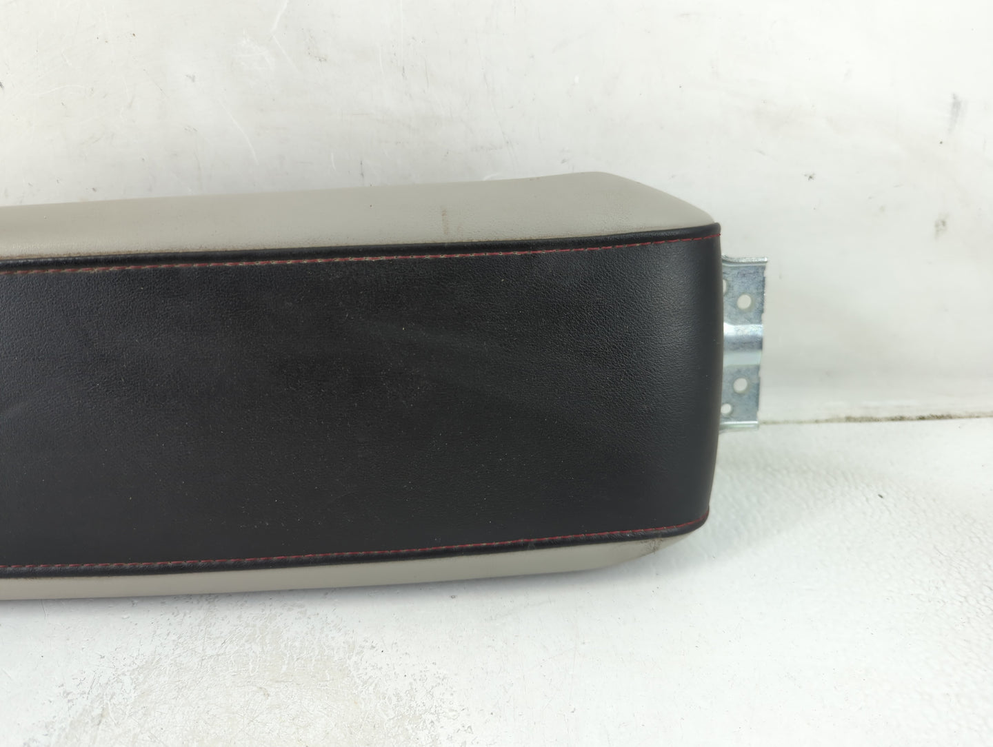 2010-2011 Chevrolet Equinox Center Console Armrest Cover Lid Fits Fits 2010 2011 OEM Used Auto Parts - Oemusedautoparts1.com