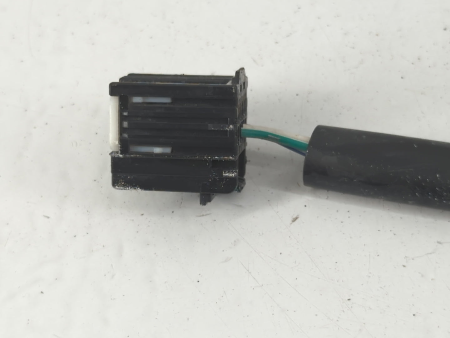 2010-2011 Chevrolet Equinox Driver Side View Mirror - Left Door Mirror OEM Used - Oemusedautoparts1.com