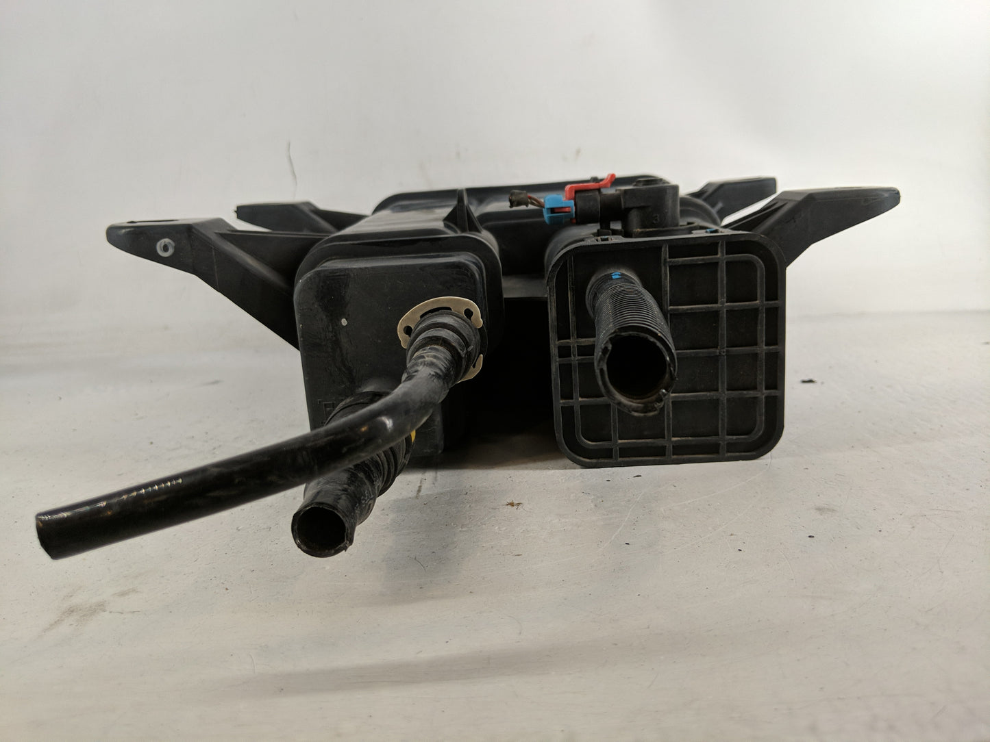 2010 Chevrolet Equinox Fuel Vapor Charcoal Canister 1188099 - Oemusedautoparts1.com