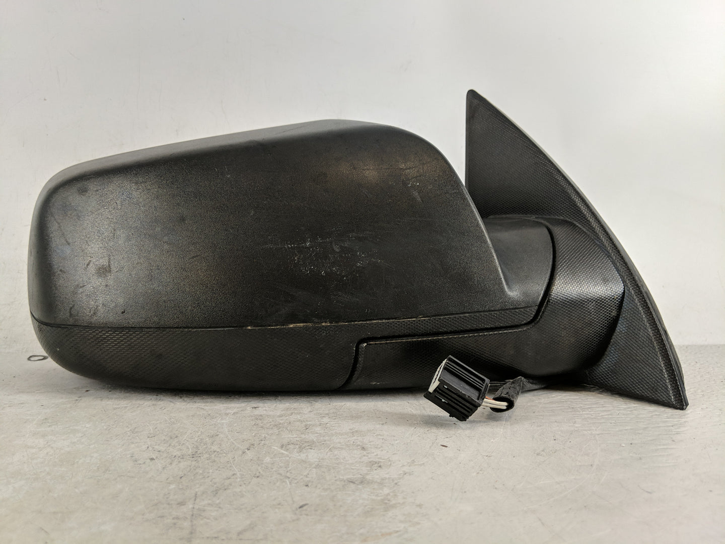 2010-2011 Chevrolet Equinox Driver Left Side View Manual Door Mirror - Oemusedautoparts1.com