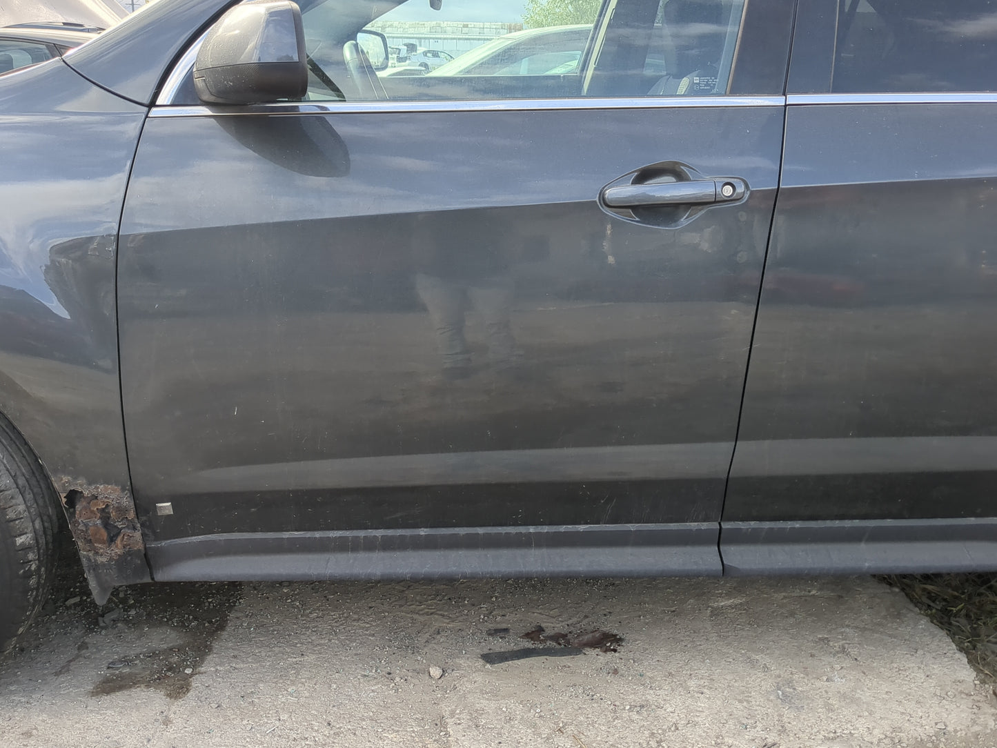2010-2011 Chevrolet Equinox Driver Front Door Oem 1189691 - Oemusedautoparts1.com