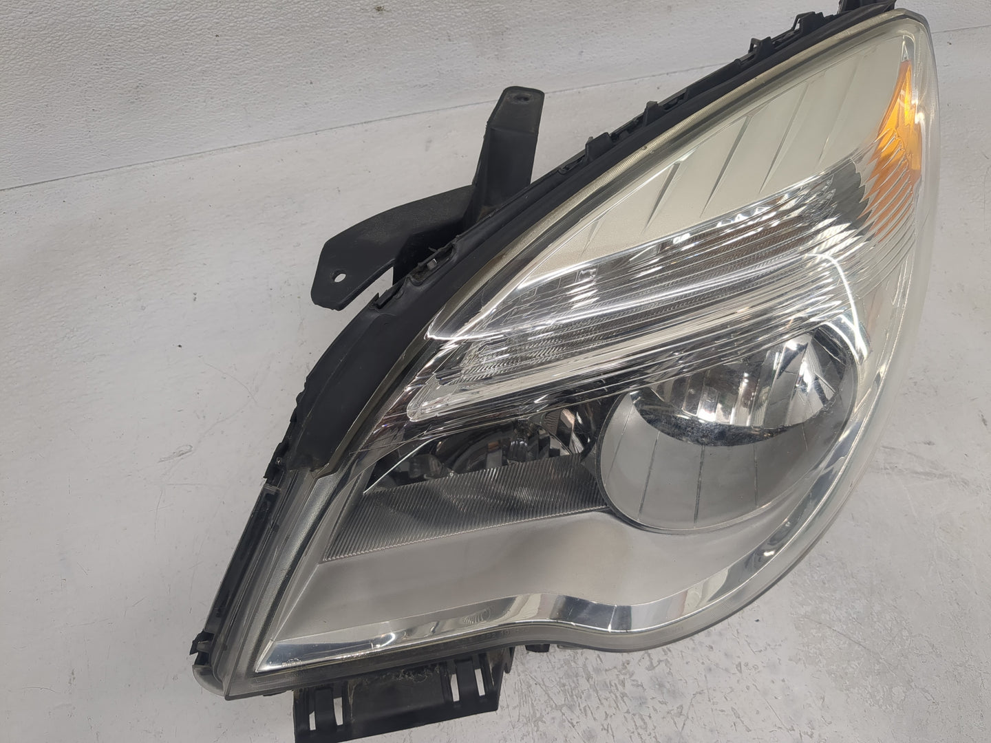 2010-2015 Chevrolet Equinox Driver Left Oem Head Light Headlight Lamp - Oemusedautoparts1.com
