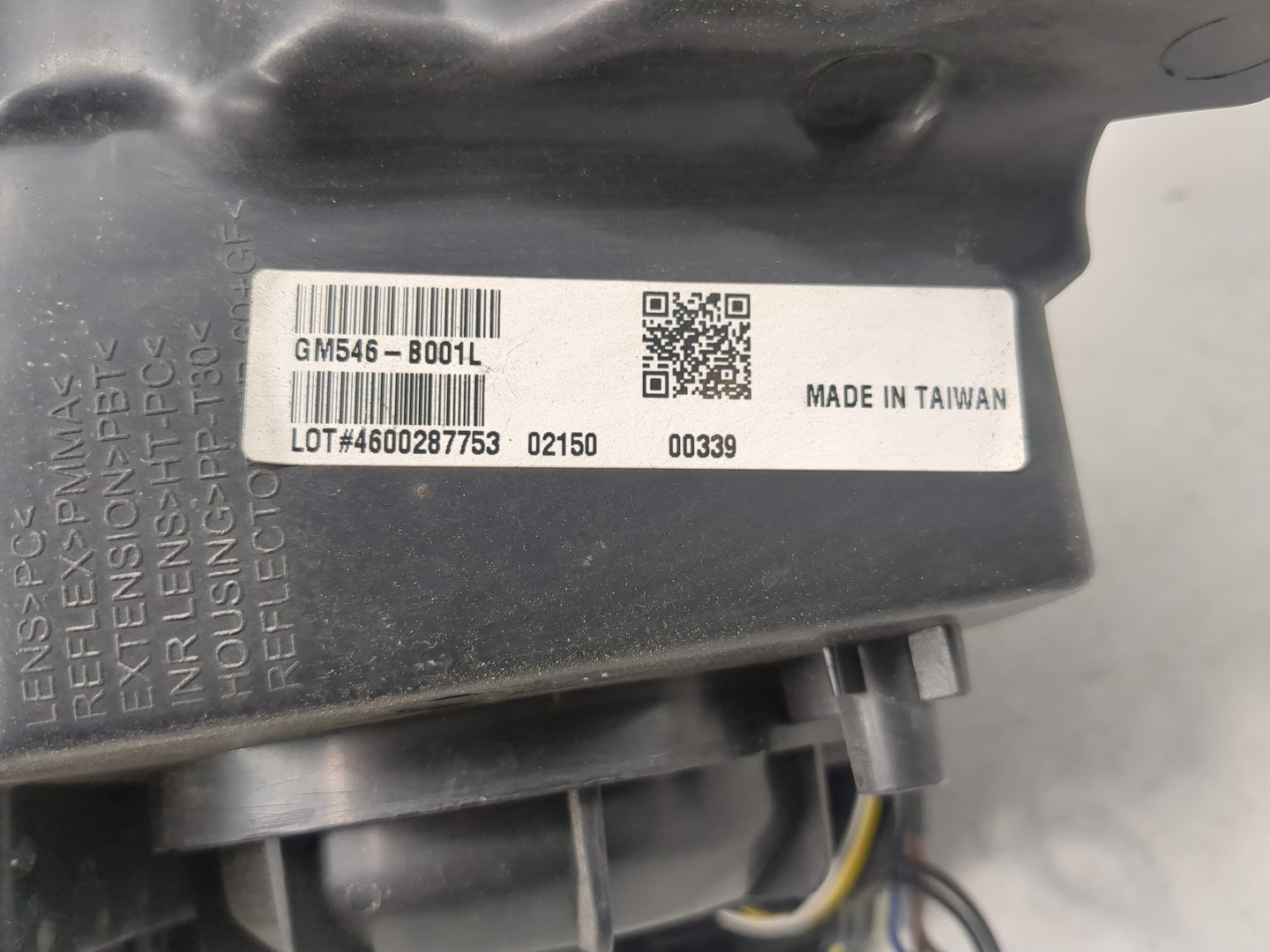 2010-2015 Chevrolet Equinox Driver Left Oem Head Light Headlight Lamp - Oemusedautoparts1.com