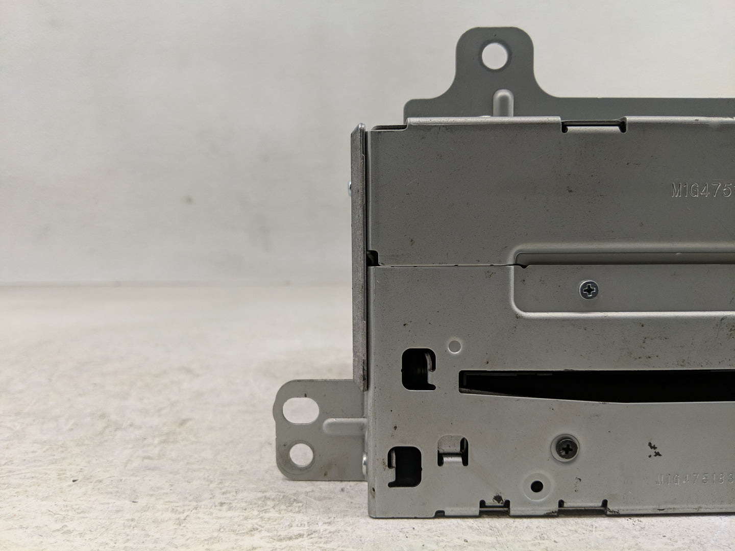 2010-2011 Chevrolet Equinox Radio AM FM Cd Player Receiver Replacement P/N:20907419 Fits Fits 2010 2011 2012 OEM Used Auto P