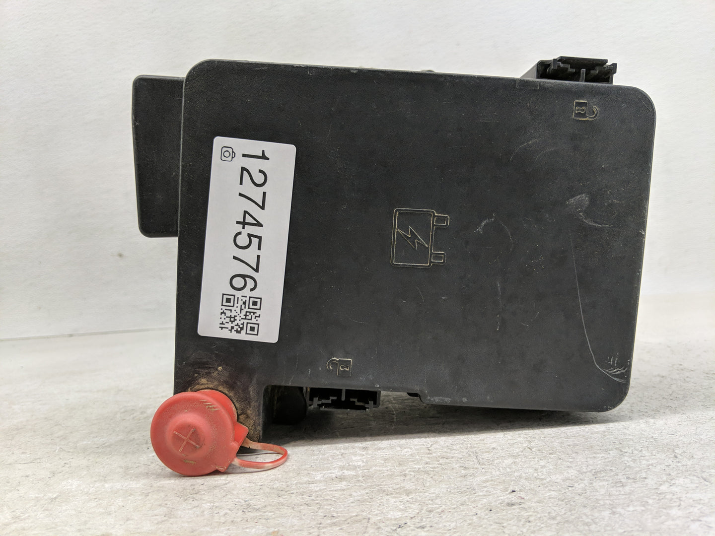 2010 Chevrolet Equinox Fusebox Fuse Box Panel Relay Module Fits OEM Used Auto Parts - Oemusedautoparts1.com