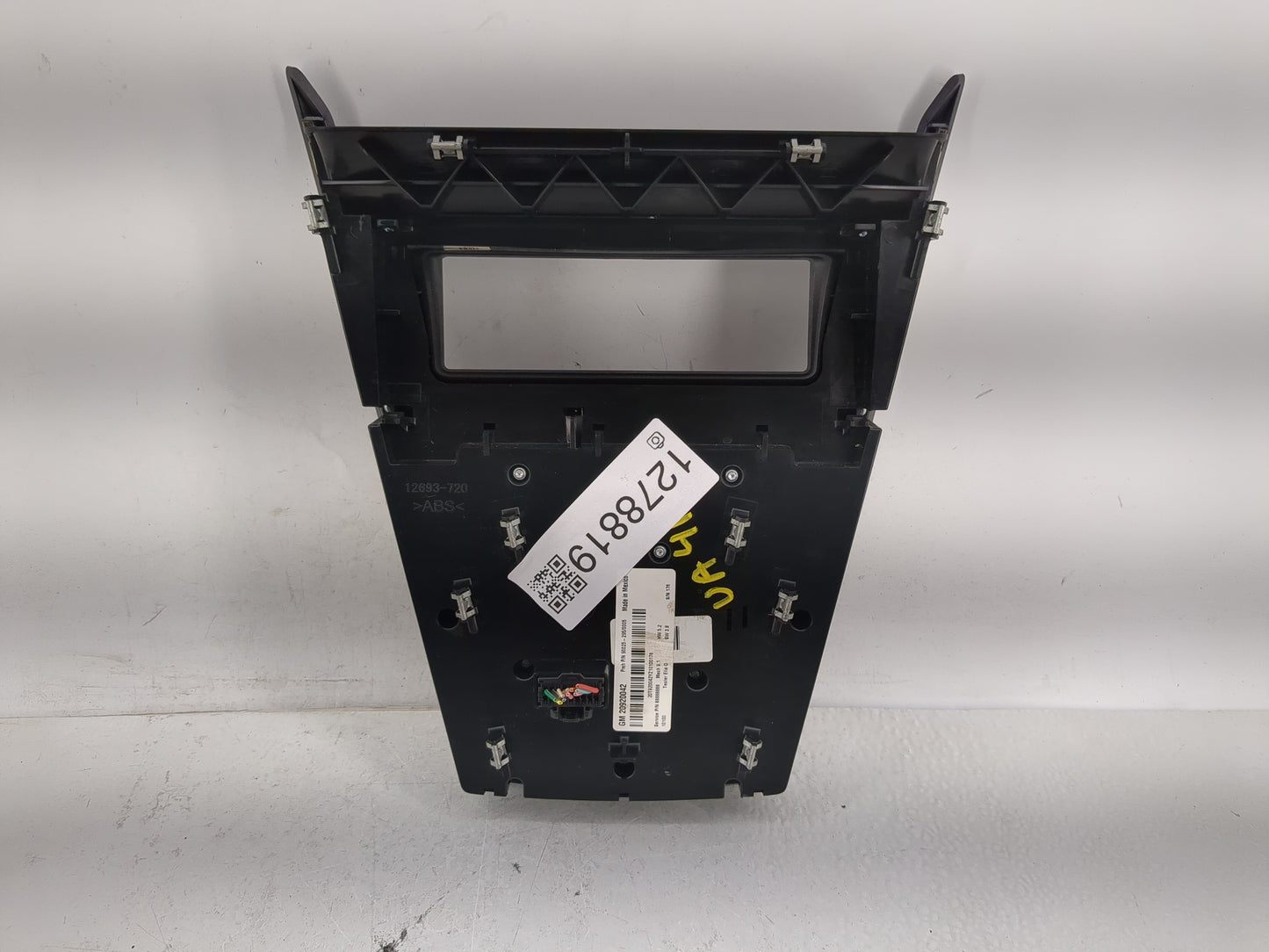 2010-2011 Chevrolet Equinox Radio Control Panel - Oemusedautoparts1.com