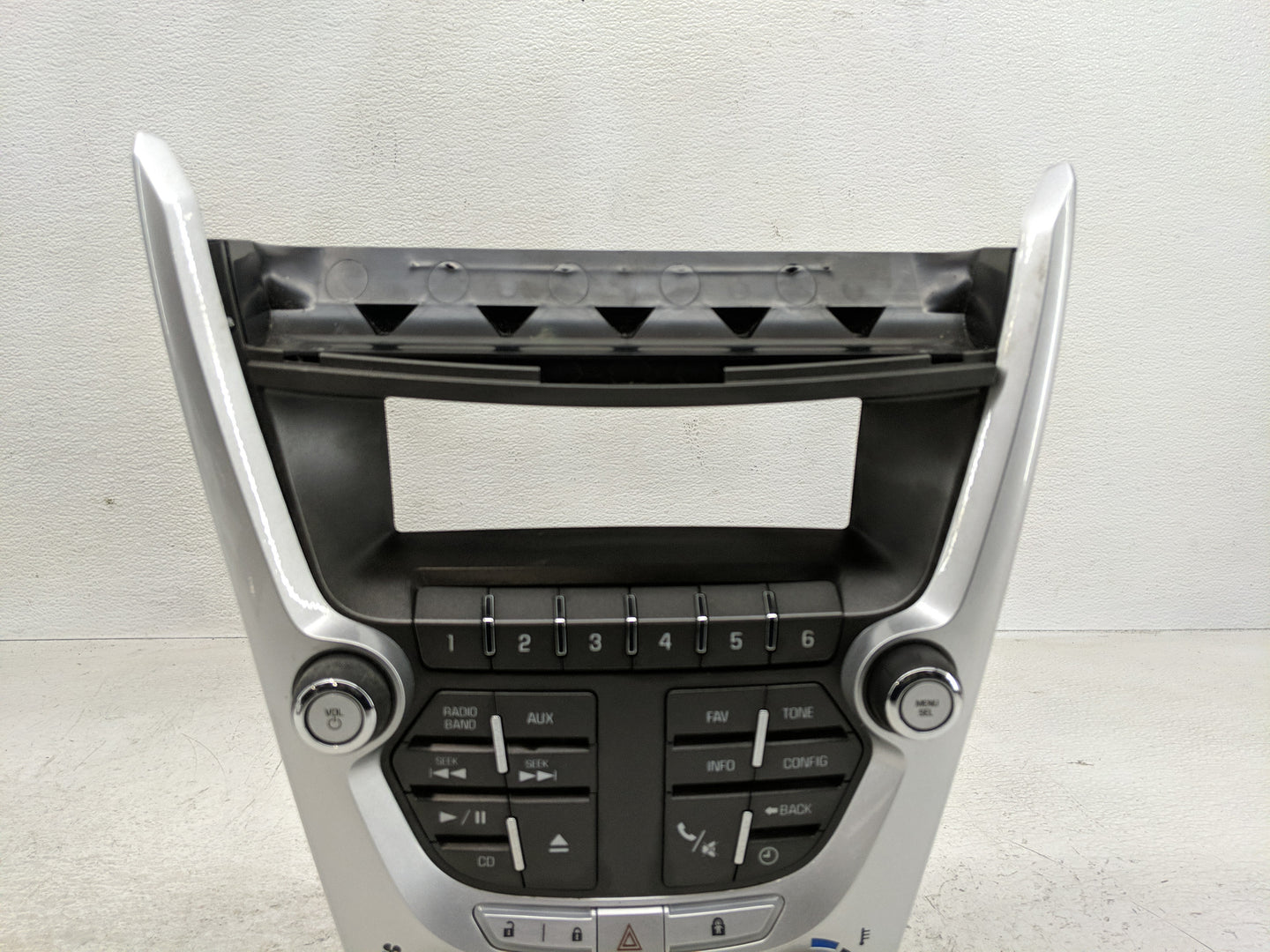 2010 Chevrolet Equinox Radio Control Panel - Oemusedautoparts1.com