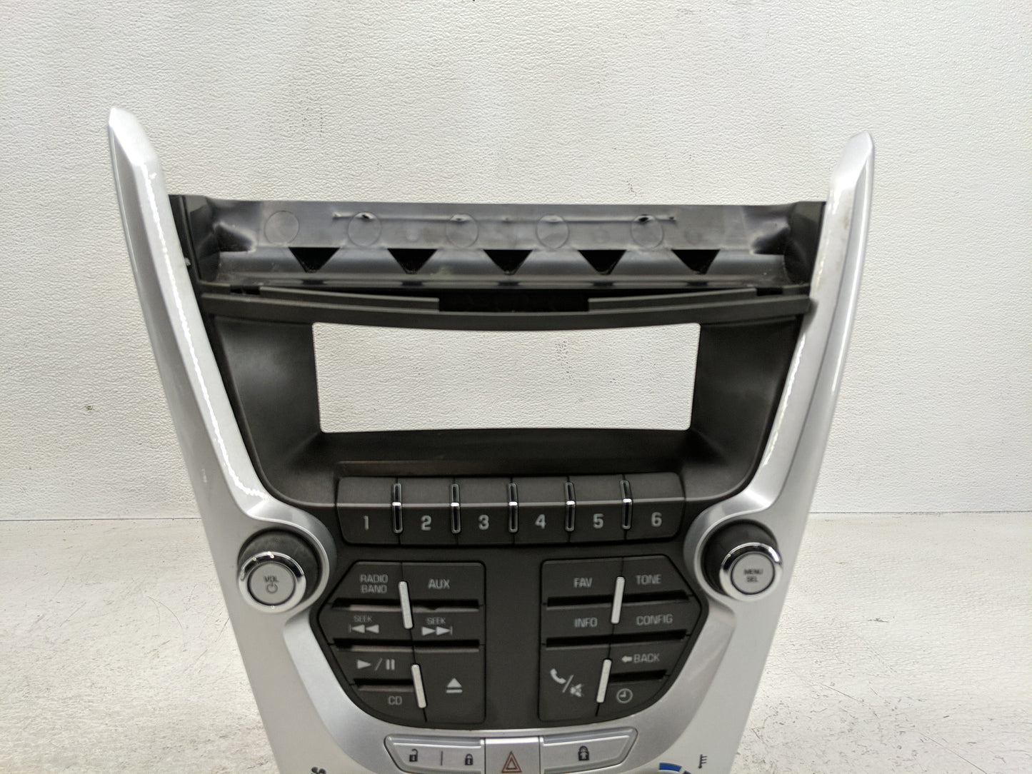2010 Chevrolet Equinox Radio Control Panel - Oemusedautoparts1.com