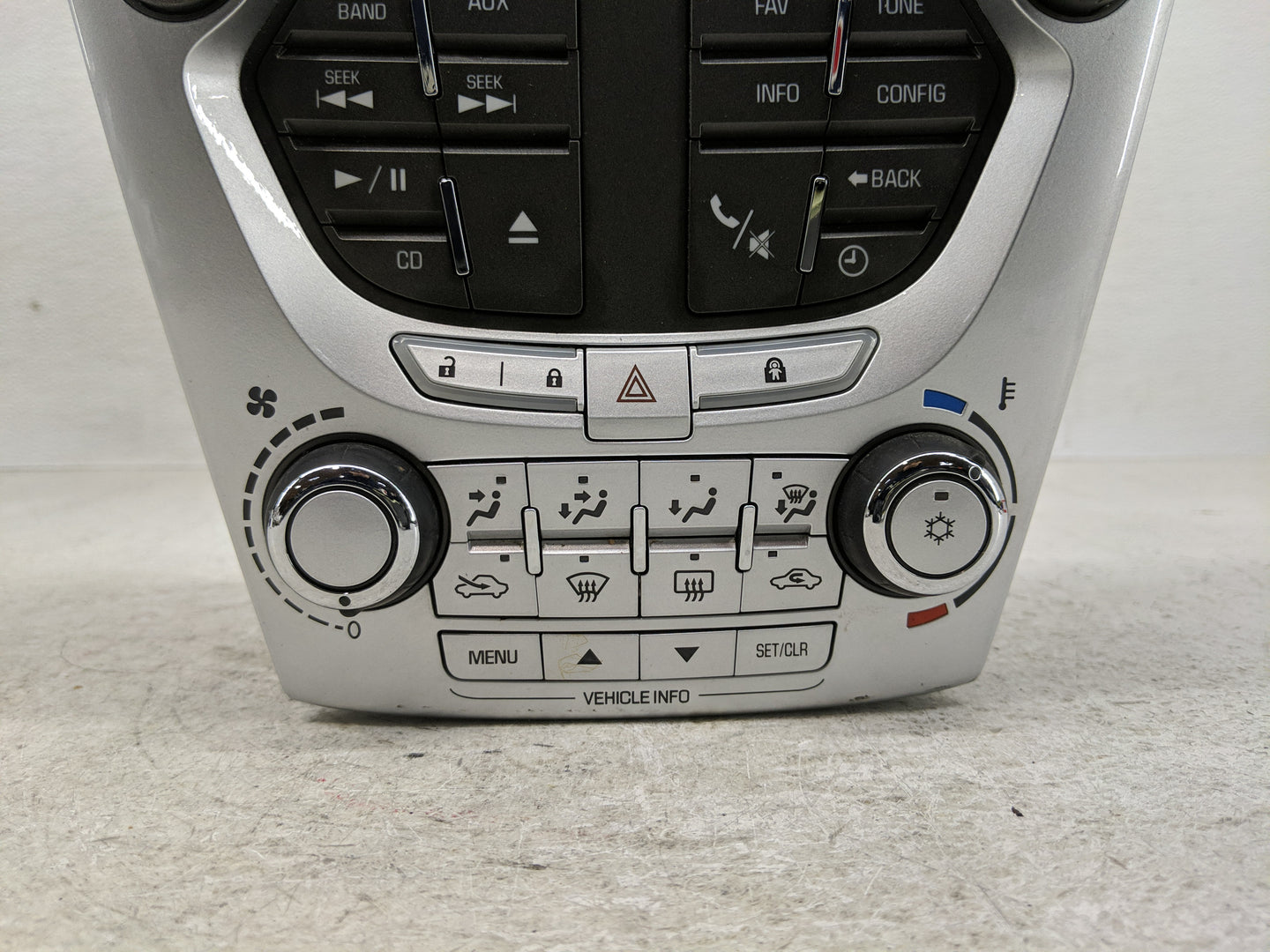 2010 Chevrolet Equinox Radio Control Panel - Oemusedautoparts1.com