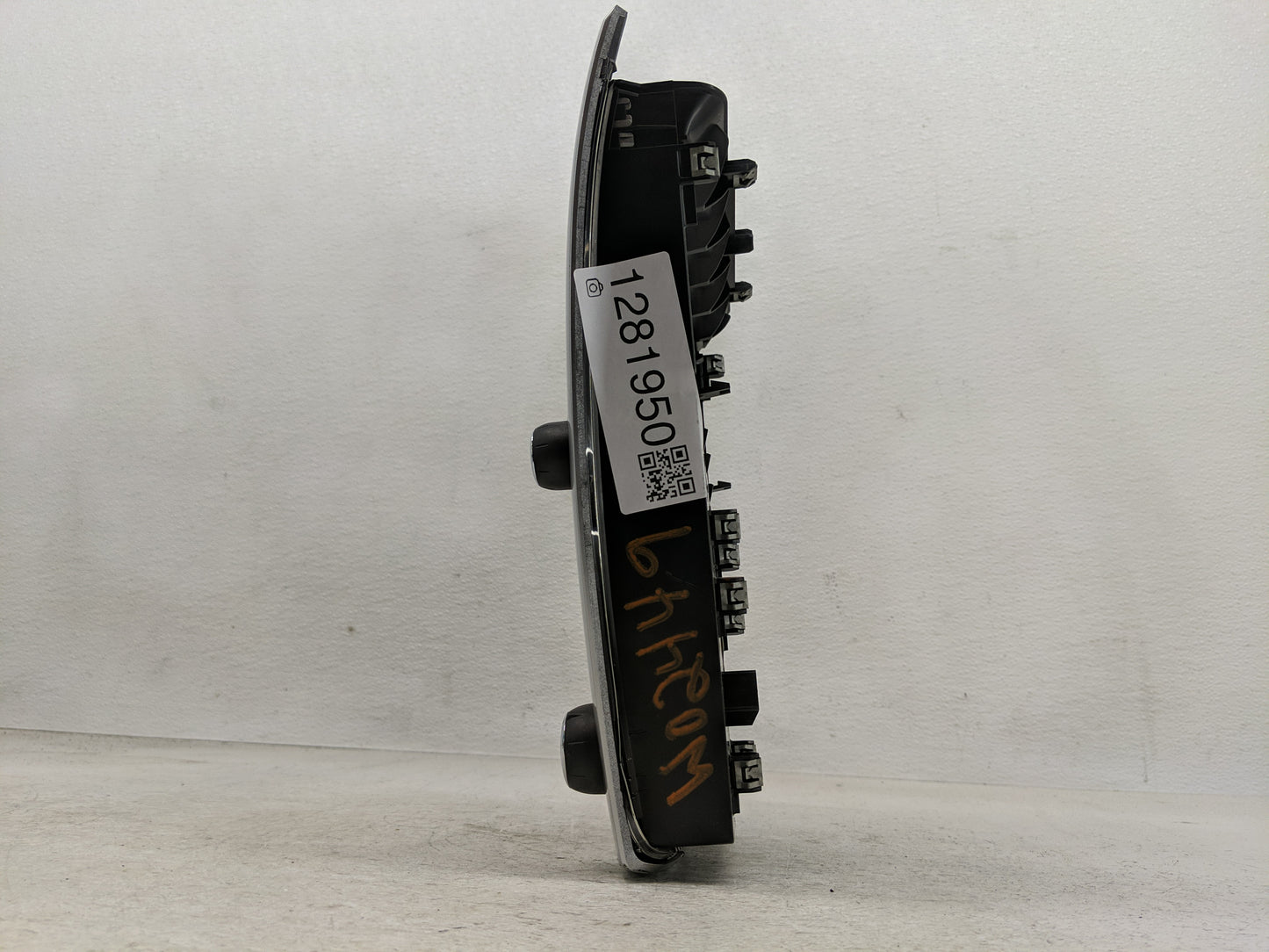 2010 Chevrolet Equinox Radio Control Panel - Oemusedautoparts1.com