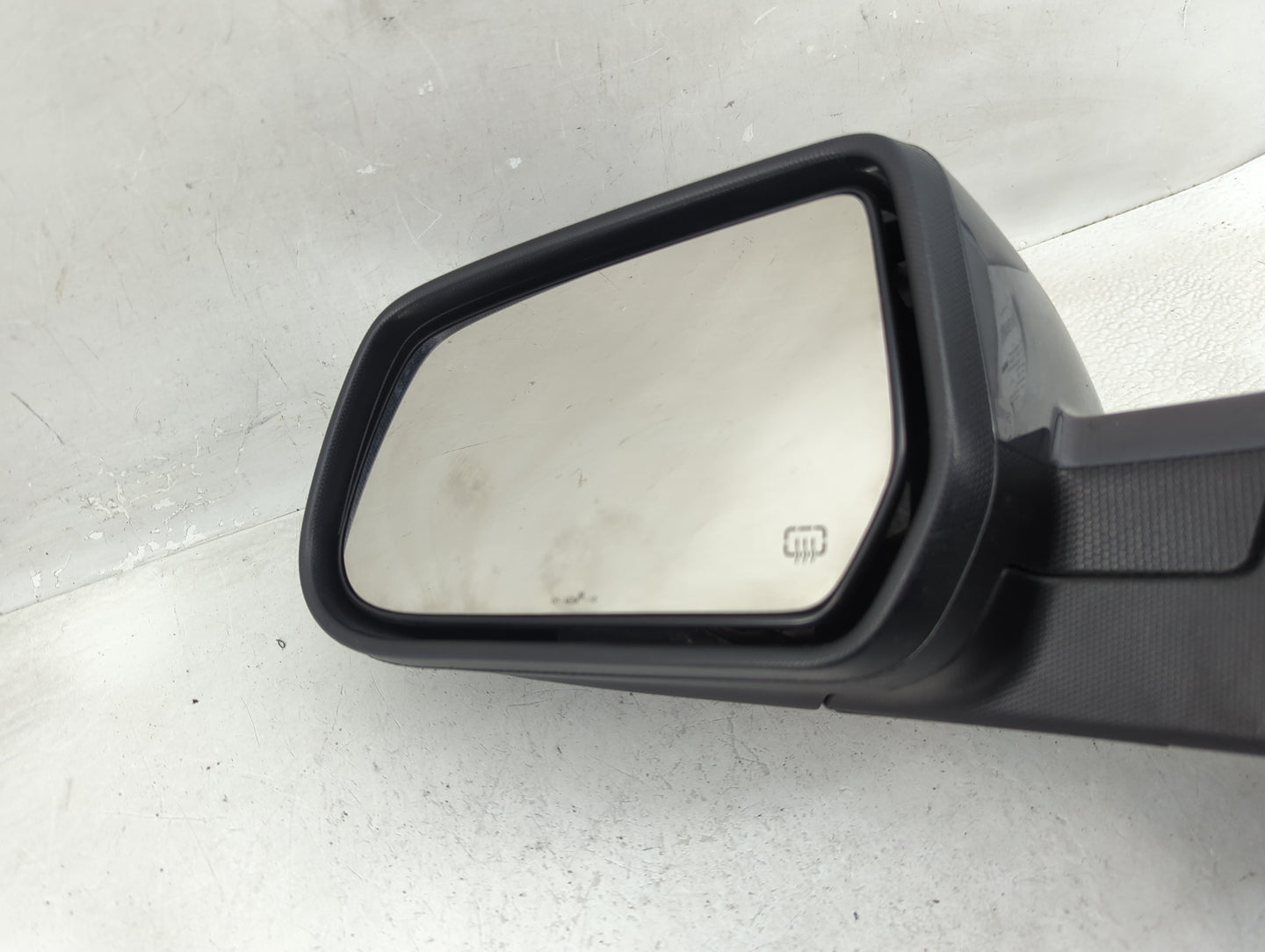 2010-2011 Chevrolet Equinox Driver Side View Mirror - Left Door Mirror OEM Used - Oemusedautoparts1.com
