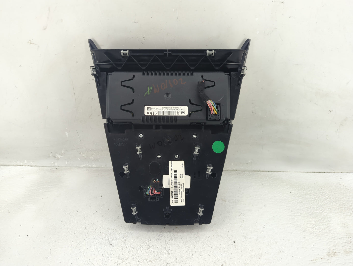 2010-2011 Chevrolet Equinox Radio Control Panel - Oemusedautoparts1.com