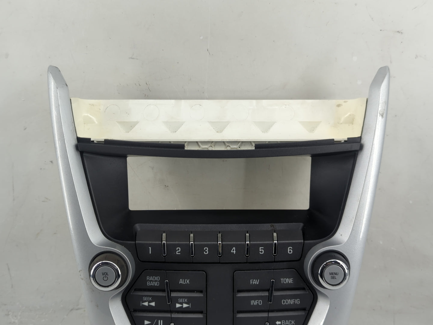 2010-2011 Chevrolet Equinox Radio AM FM Cd Player Receiver Replacement P/N:20906747 Fits Fits 2010 2011 OEM Used Auto Parts 
