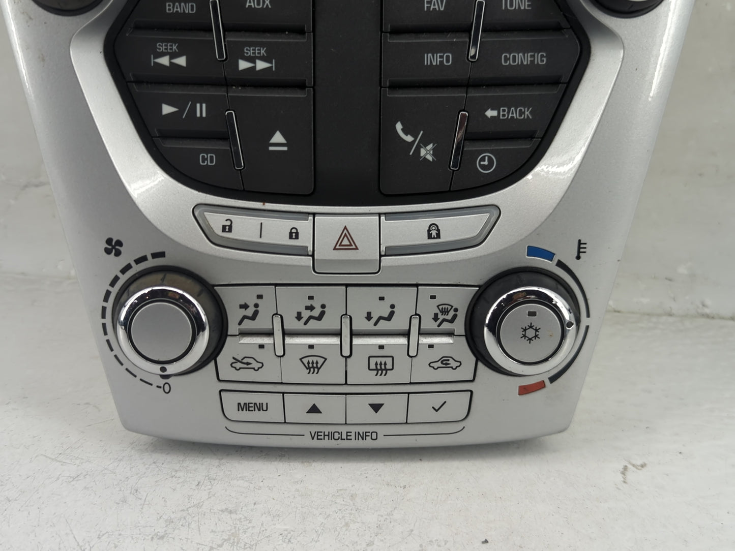 2010-2011 Chevrolet Equinox Radio AM FM Cd Player Receiver Replacement P/N:20906747 Fits Fits 2010 2011 OEM Used Auto Parts 