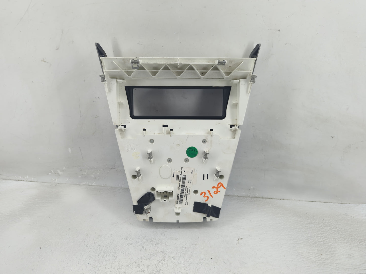 2010-2011 Chevrolet Equinox Radio AM FM Cd Player Receiver Replacement P/N:20906747 Fits Fits 2010 2011 OEM Used Auto Parts 