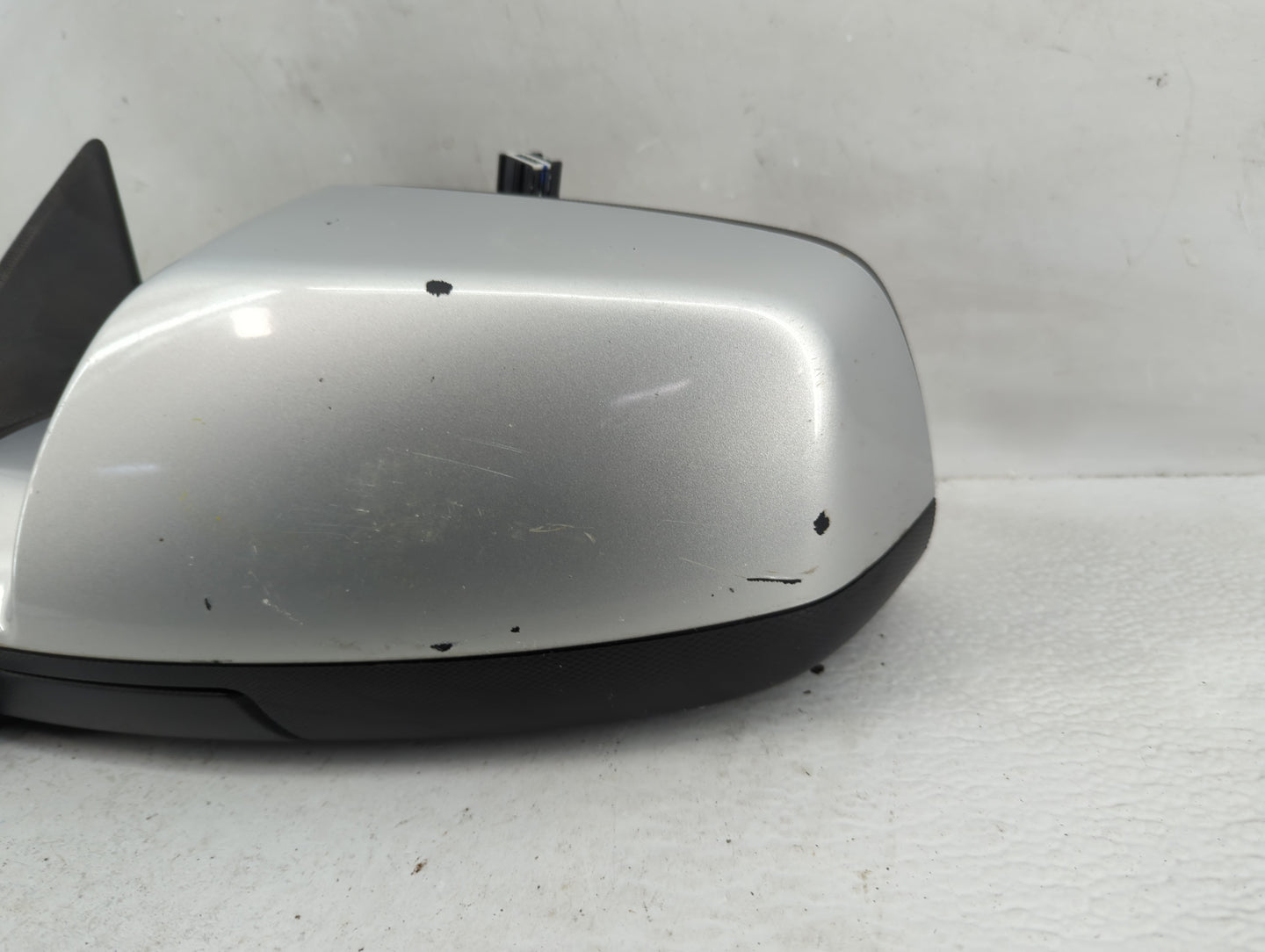 2010-2011 Chevrolet Equinox Driver Side View Mirror - Left Door Mirror OEM Used - Oemusedautoparts1.com