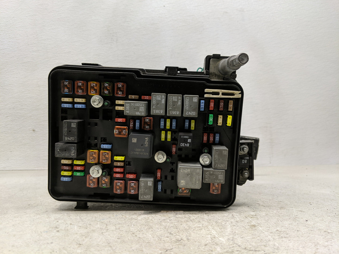 2010 Chevrolet Equinox Fusebox Fuse Box Panel Relay Module P/N:20848337 Fits OEM Used Auto Parts - Oemusedautoparts1.com