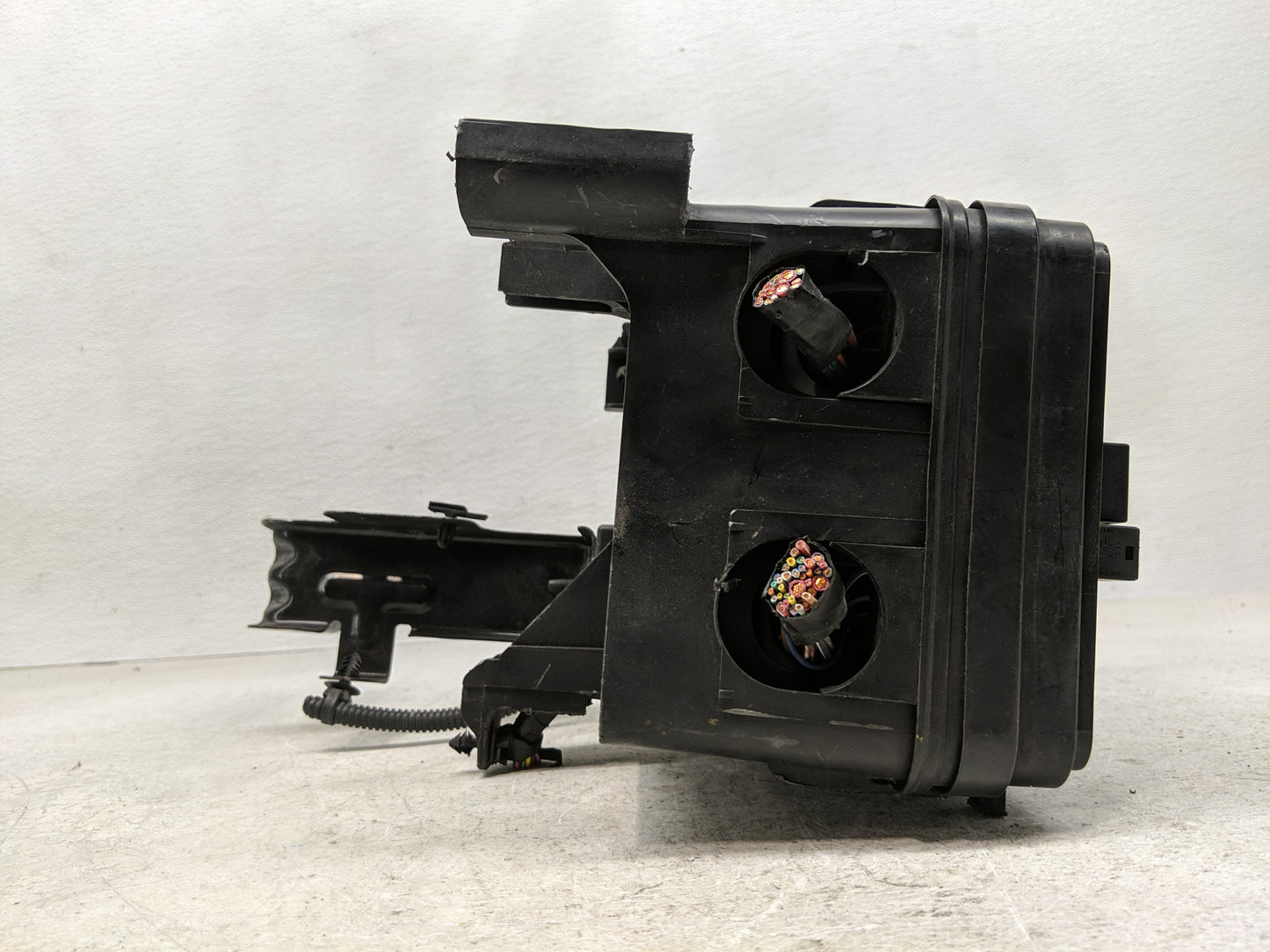 2010 Chevrolet Equinox Fusebox Fuse Box Panel Relay Module P/N:20848337 Fits OEM Used Auto Parts - Oemusedautoparts1.com