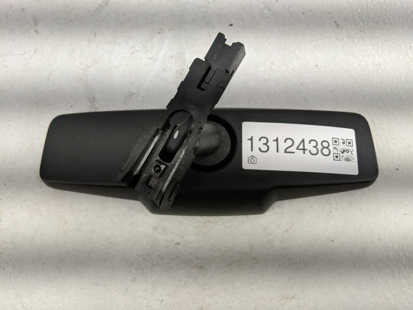 2010-2017 Chevrolet Equinox Interior Rear View Mirror Replacement OEM P/N:E1102653 Fits OEM Used Auto Parts - Oemusedautopar